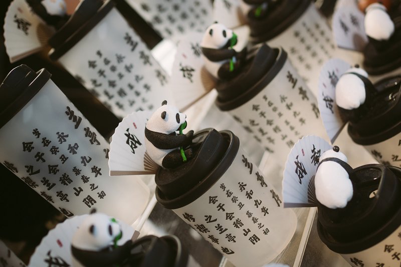 Panda Souvenirs gibt es in Chengdu an jeder Ecke