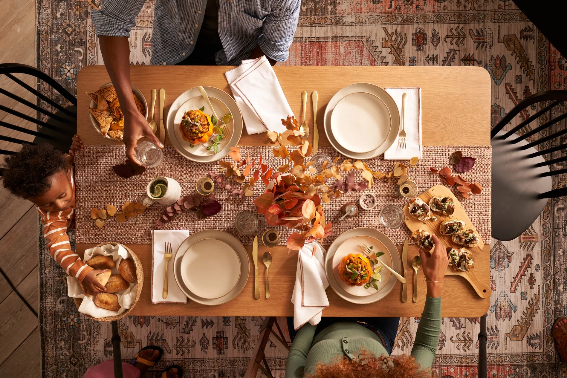 1449094-Home Fall CS Harvest Entertaining Tabletop and Serveware-LIFE_1068.jpg