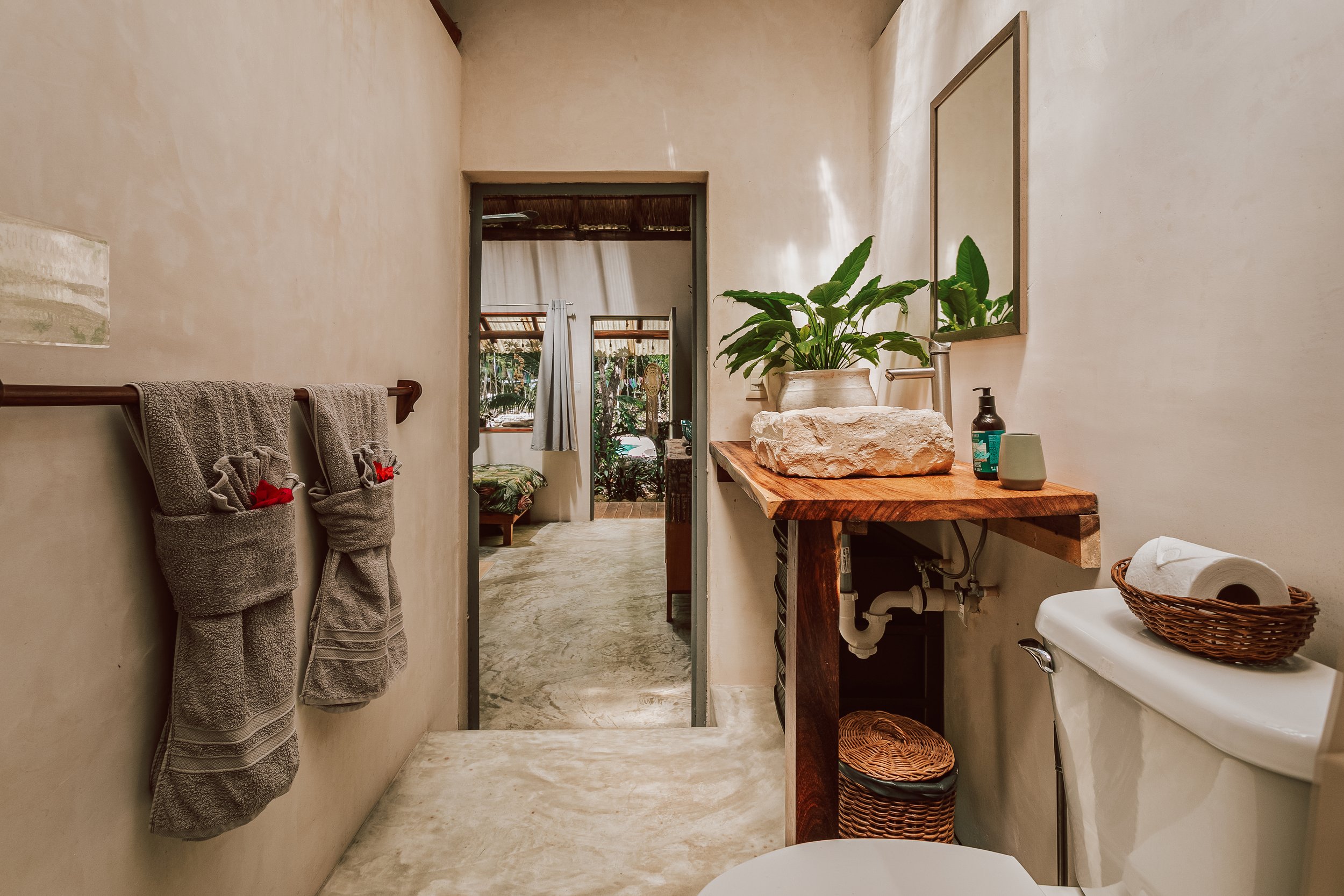 Bathroom3.jpg