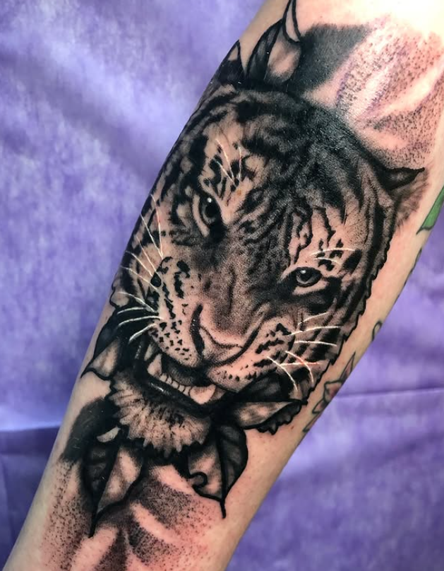 best black and grey Tattoo artist.png