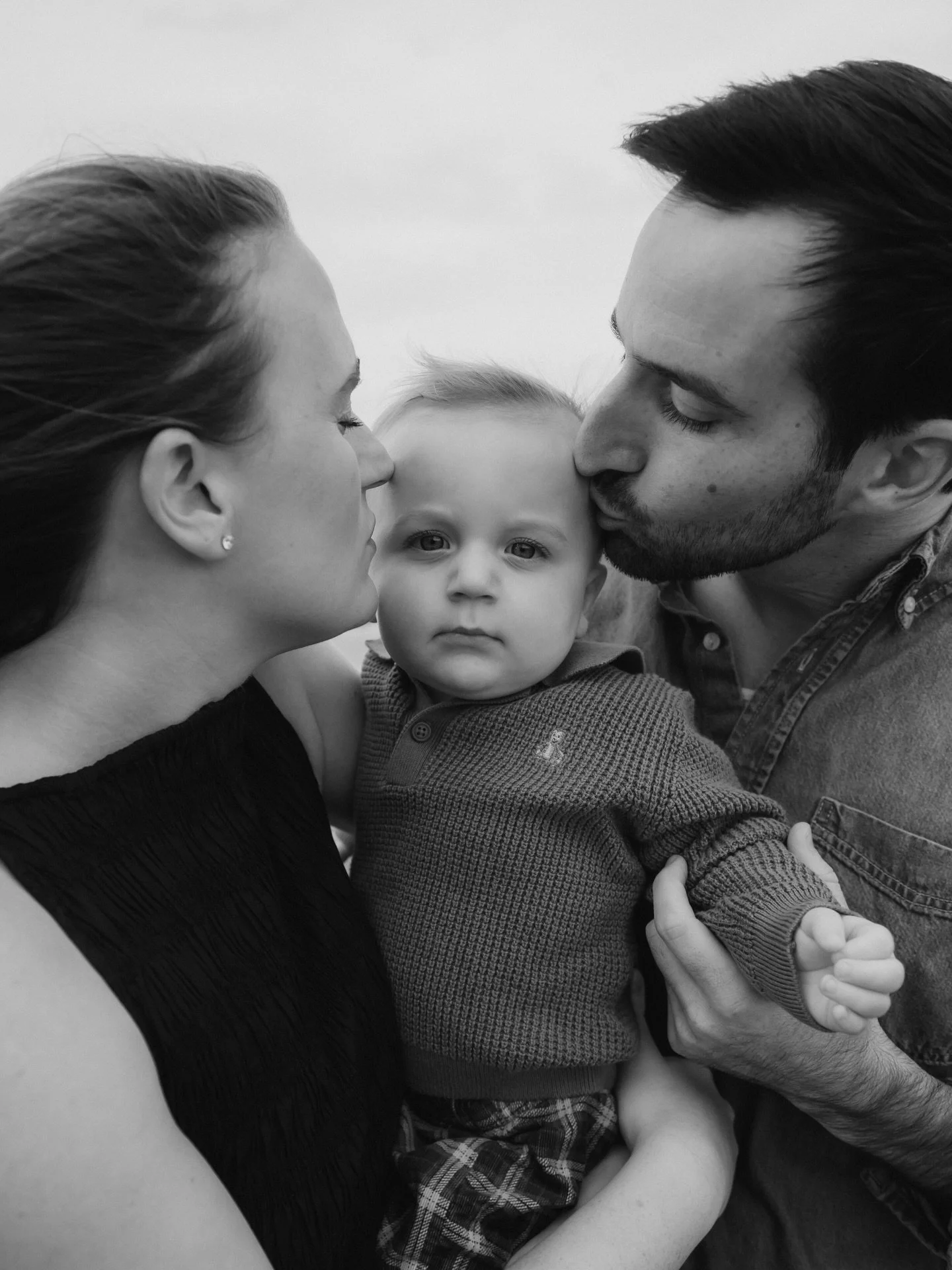 Black (&amp; White) Friday 🖤🤍
.
.
.
.
.
.
.
.
.
#austinfamilyphotographer #austinfamilyphotography #austinfamily #atxfamilyphotographer #atxfamily #atxfamilyphotography #atx #igaustintx #family #familyphotography #familyphotographer