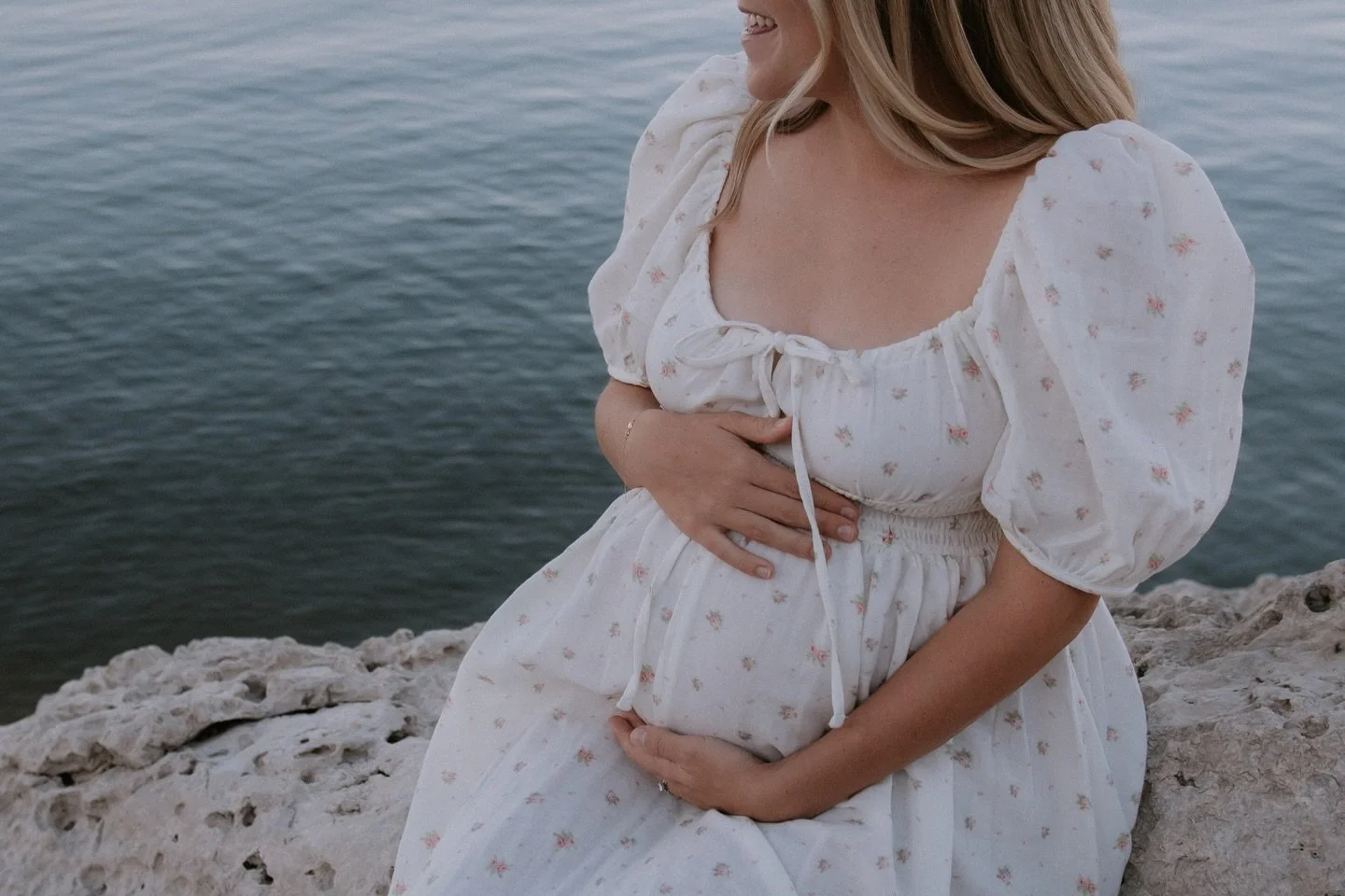 Mermaid vibes ✨🧜&zwj;♀️
.
.
.
.
.
.
.
.
.
#austinmaternityphotography #austinmaternityphotographer #austinmaternity #atxmaternityphotographer #atxmaternity #maternity #maternityphotography #maternityphotographer #expecting #bump #atxphotographer #au