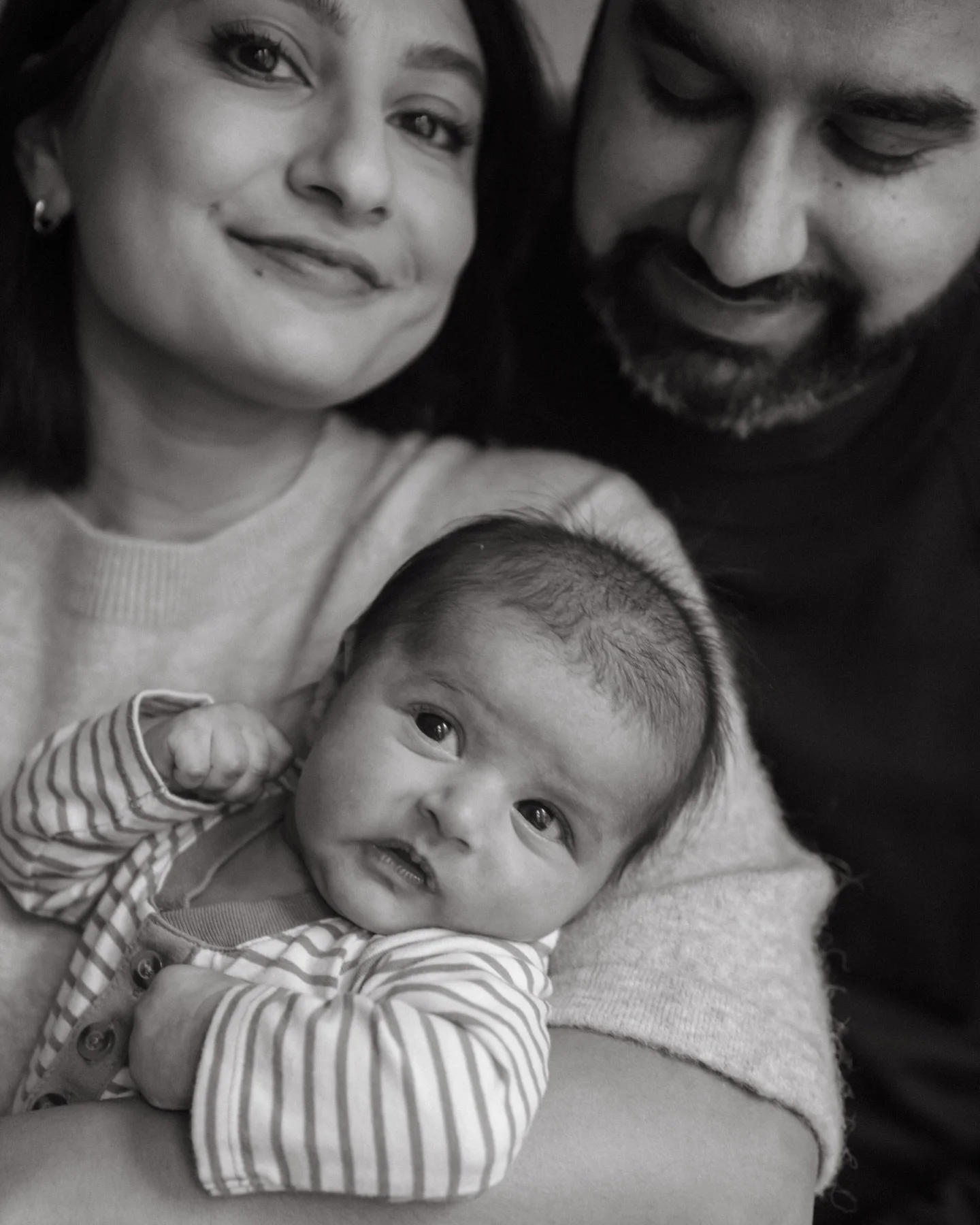 Newborn lifestyle sessions are uniquely you. 

Your baby. Your home. Your pets. Your style. An intimate peek at your life in this new phase. And all the joy that comes with it. 💗

It&rsquo;s a chance to press pause on the chaos that comes with a new