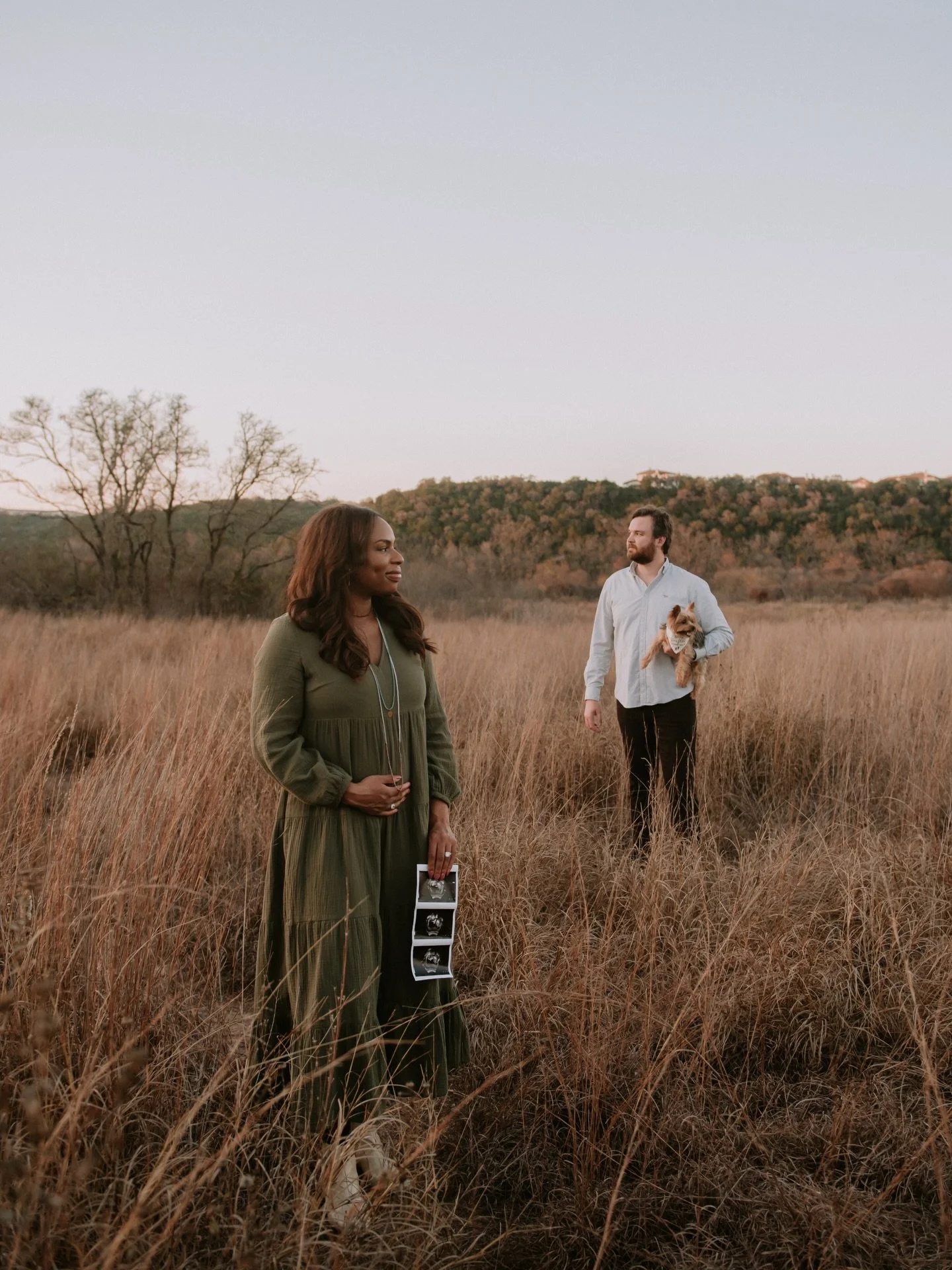 Announcing a pregnancy is such a special moment, and it should be done in whatever way brings you the most joy. I love being able to help you bring your ideas to life. 🐶✨
.
.
.
.
.
.
.
.
#austinmaternityphotographer #austinmoms #atxmom #maternity #m
