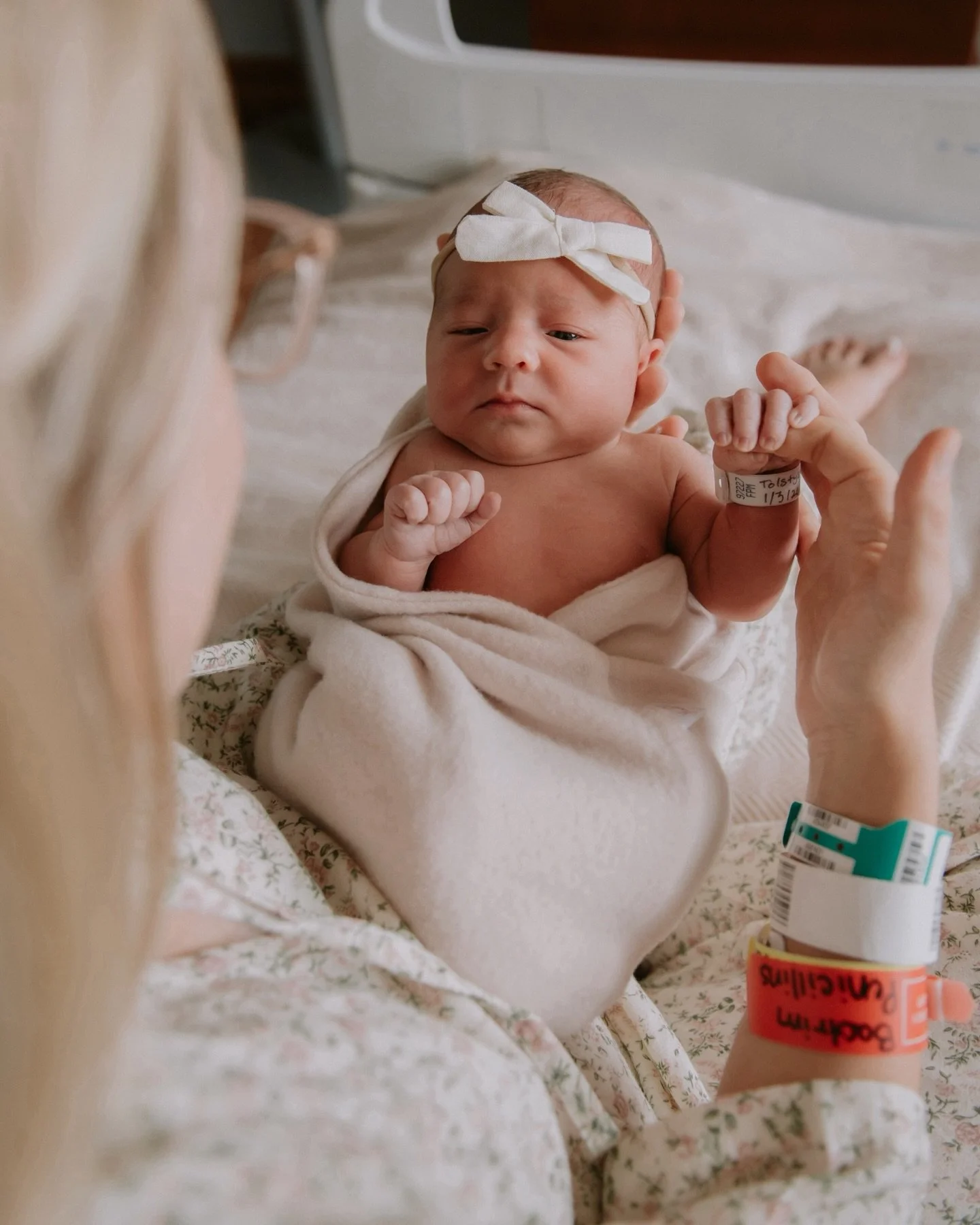 ✨What is a Fresh 48 session?✨

Fresh 48&rsquo;s take place at the hospital in the first 48 hours after baby is born. It&rsquo;s a chance to capture your brand new baby exactly as they are from the very start. 

I usually come the day after delivery t
