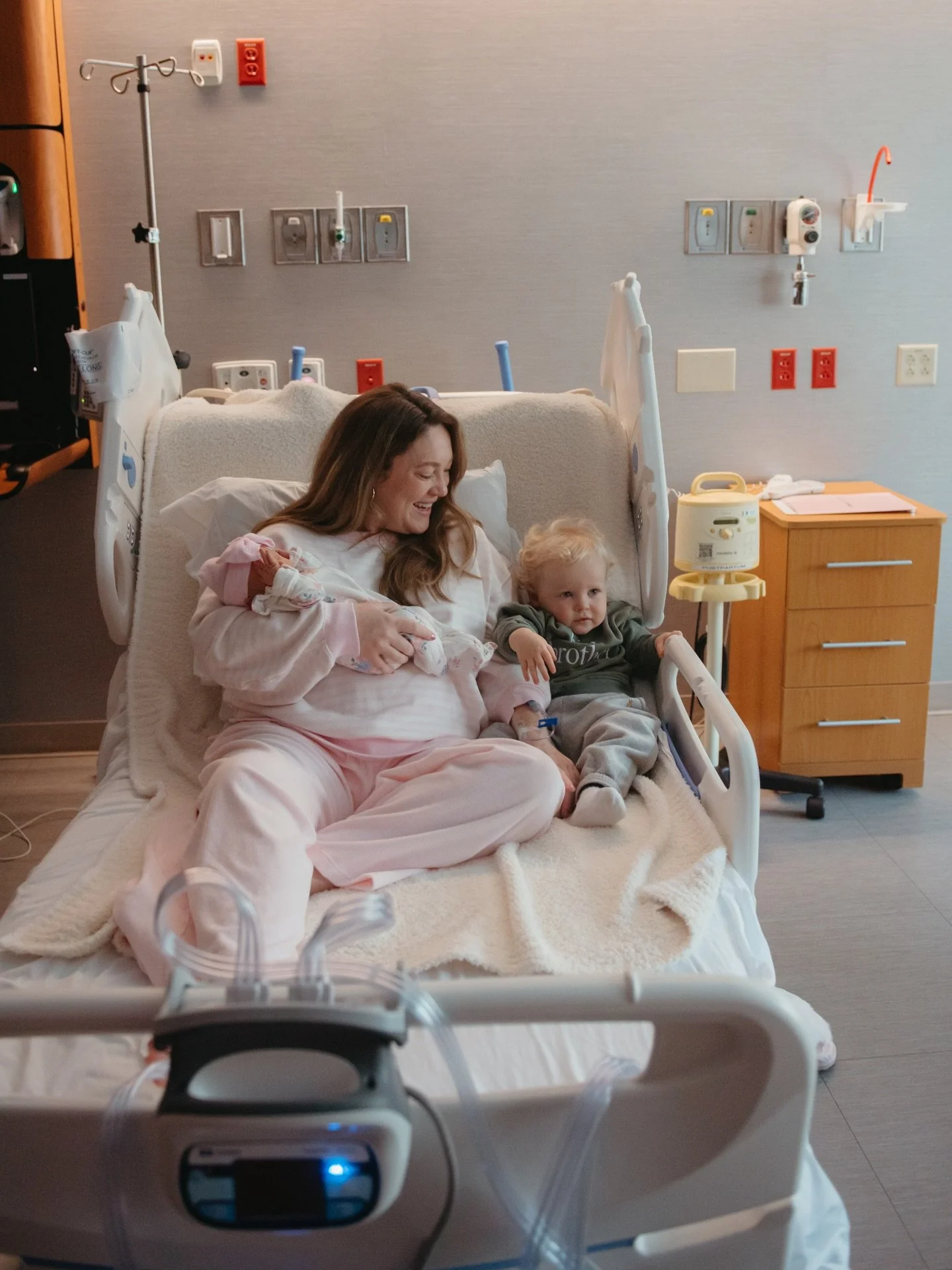 Just doing big brother things&hellip;💙
.
.
.
.
.
.
.
#austinfresh48photographer #austinfresh48 #austinmoms #atxmom #fresh48