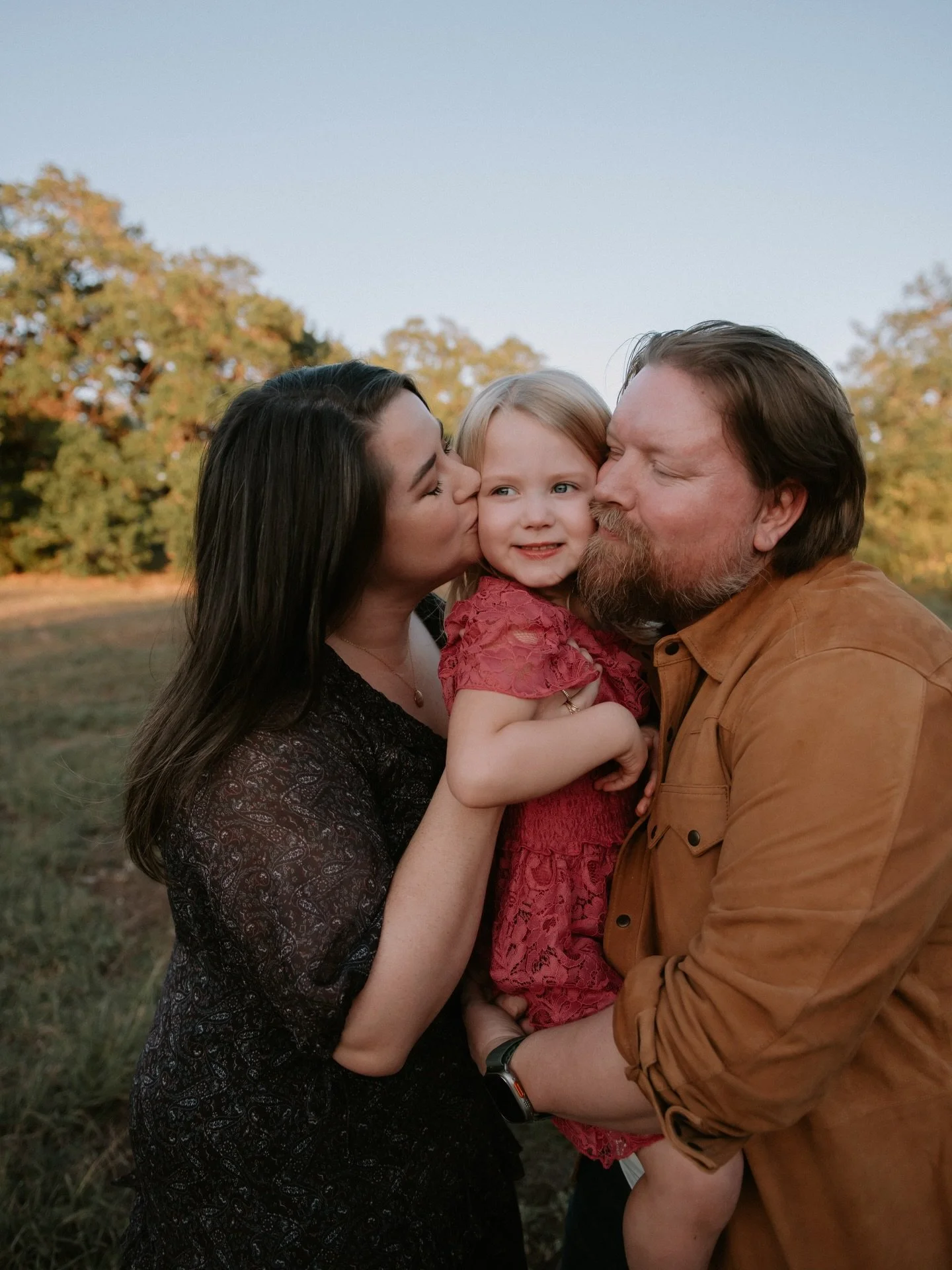 It definitely feels like spring is right around the corner&hellip;who is ready to frolic??? 😉

🌼🌸🪴🌤️✨
.
.
.
.
.
.
.
#austinfamilyphotographer #austinfamily #atxfamilyphotographer #atx #austinphotographer