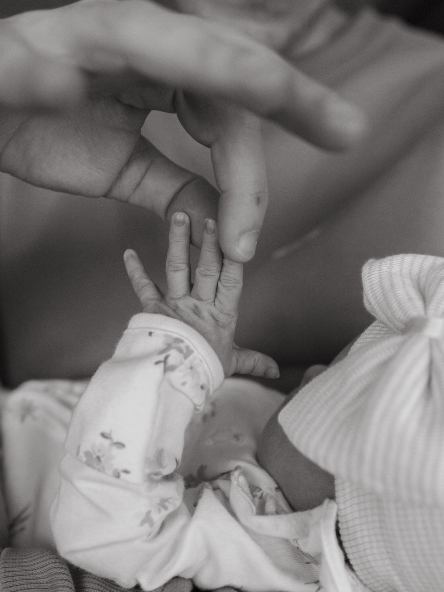 Tiniest fingers and toes. 🥹
.
.
.
.
.
#austinfresh48photographer #austinfresh48 #fresh48 #austinmoms #atx