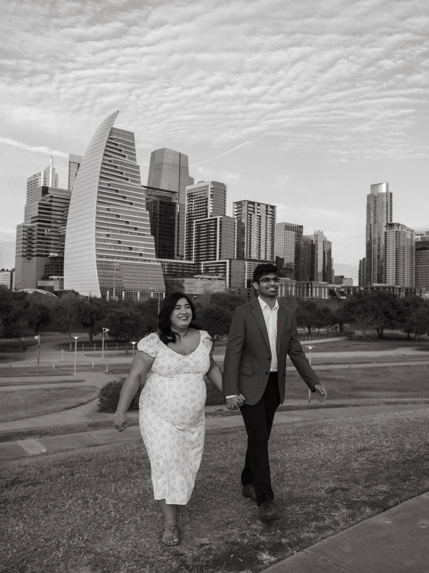 This gloomy weather is putting me in the mood for black &amp; white photo vibes tonight. 🖤🩶🤍

My schedule is filling up with babies, and it is making me so happy. 🥹 

Are you expecting? Let&rsquo;s chat newborn sessions! I&rsquo;d love to meet yo