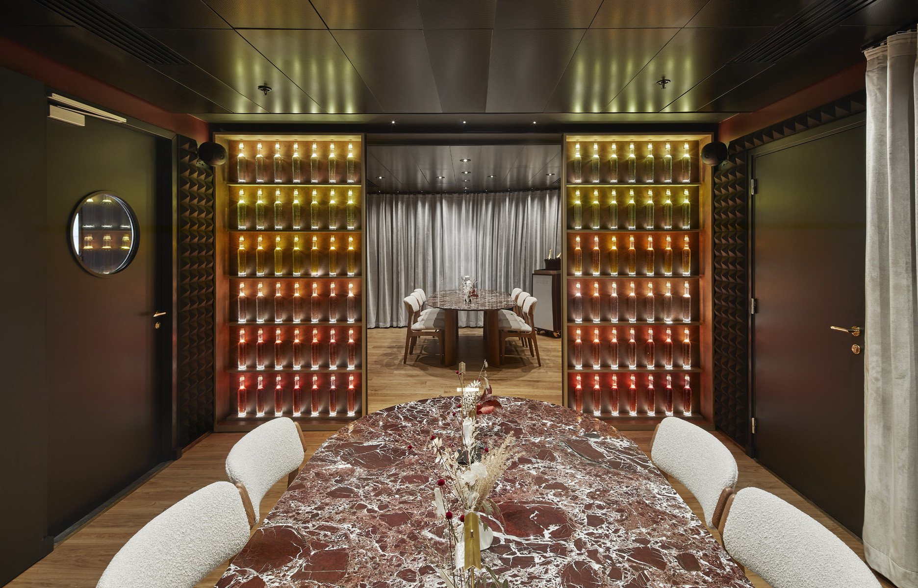 krug-studio-champagne-paris-1-56-tt-width-1872-height-1200-fill-0-crop-0-bgcolor-eeeeee.jpg