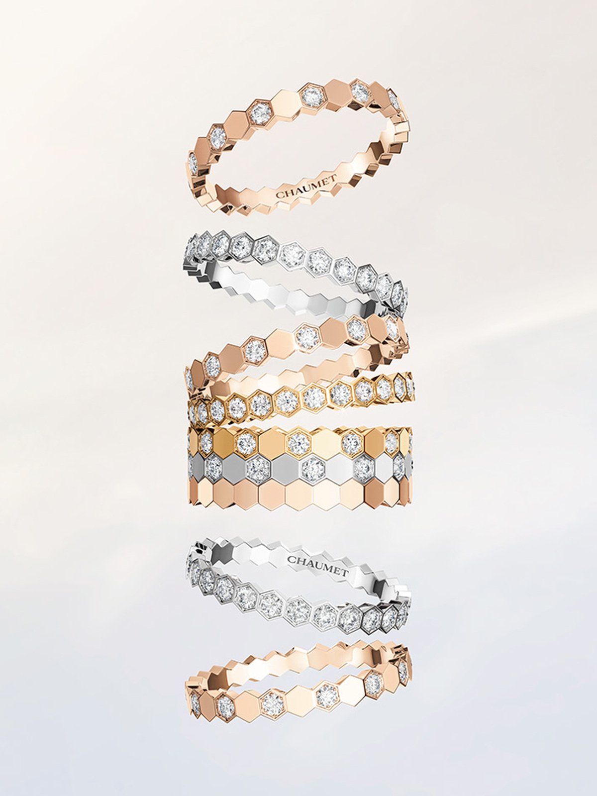 ALL-CHAUMET-WEBSITE-BDC25-WEB-S-KV-SL-BEE-RING-STACKING-710x947-1-1200x1600.jpg