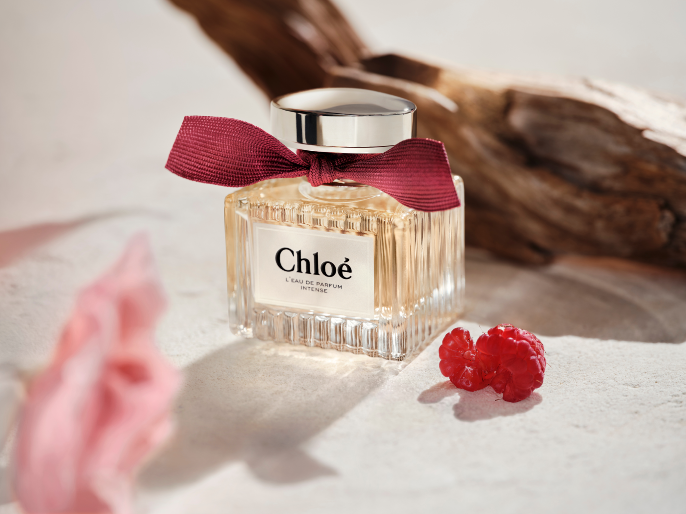 chloe-eau-de-parfum-intense-4ydBwG6.png