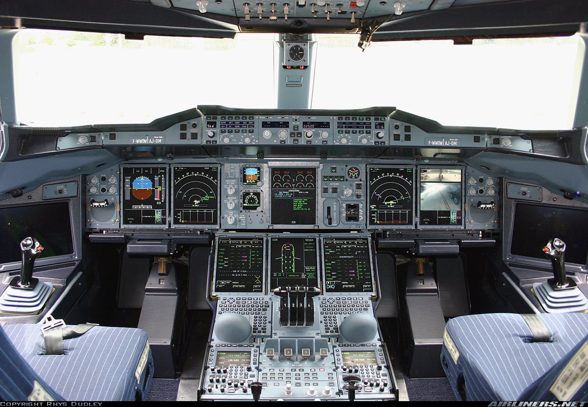 Airbus-A380-Glass-Cockpit-With-Joysticks.jpg