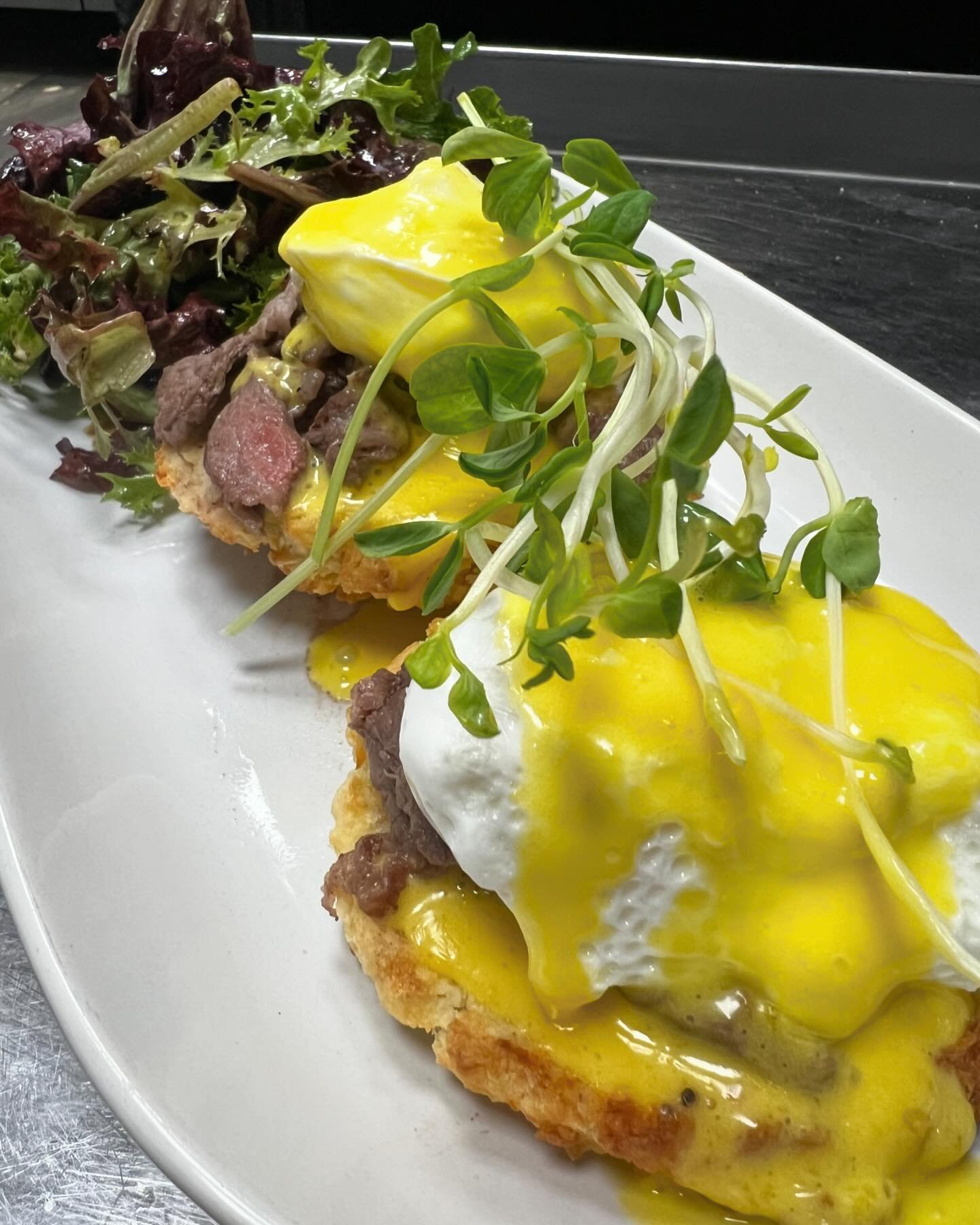 Heading to Maplefest today?  Stop in here for brunch before you go and fuel up!  The steak and eggs bene would make a great choice! 

Happy sunny Saturday 😎