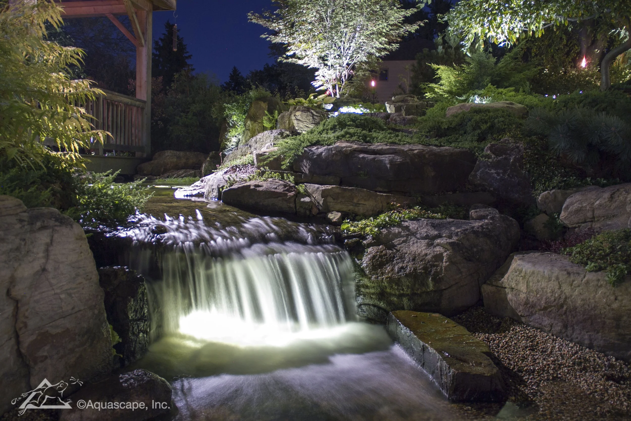 84032_84046 1-Watt Waterfall Light_Lifestyle.jpeg