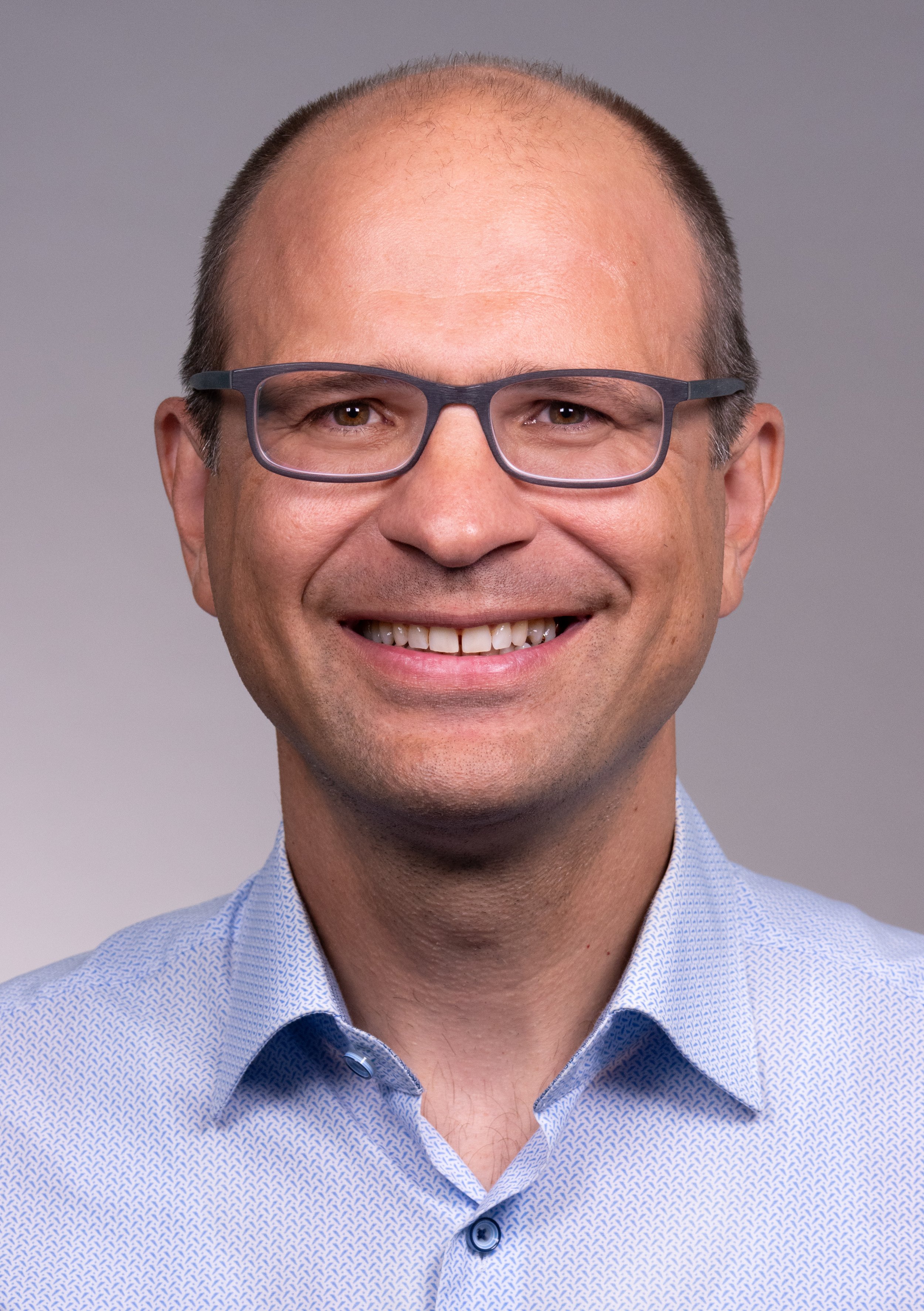 2023_Portrait_Alexander_Sauer_2 _groß.jpg