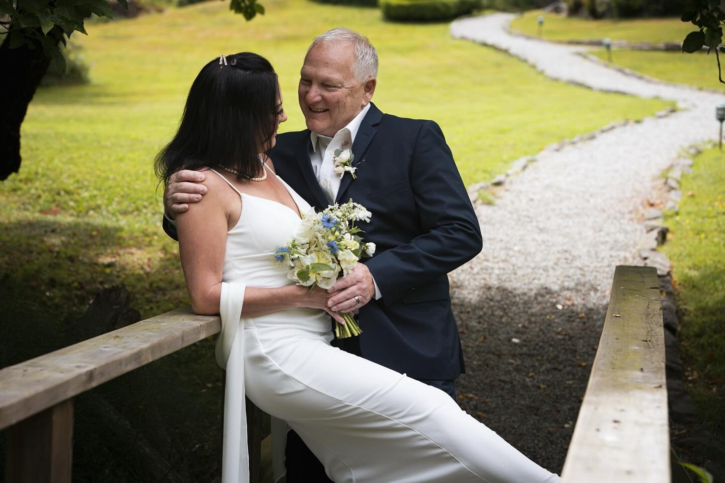 The little leg kick *chefs kiss*
.
.
.
.
.
#saltspringisland #saltspringphotographer #saltspringwedding #southerngulfislands #vancouverislandphotographer #gulfislandwedding #coastandkin