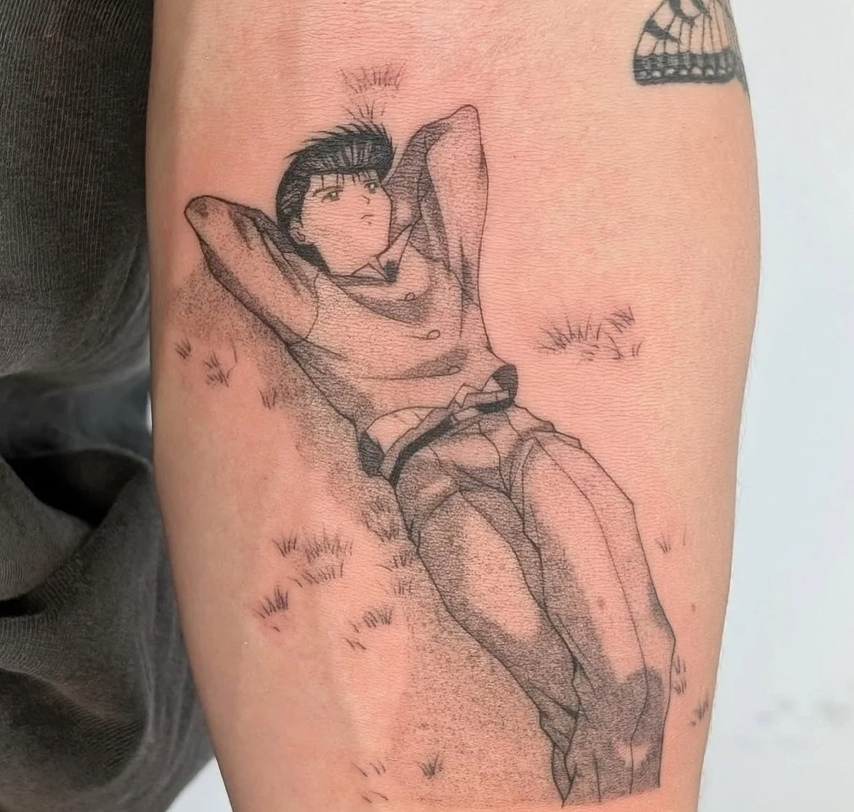 Yusuke from manga Yuyu Hakusho 😴
Artist: @alcaterin.tattoo 
________________________________________________
[At Off the Ground Ink, we bring your tattoo ideas to life! 💭 For bookings and inquiries, reach out to us by email at offthegroundink@gmail