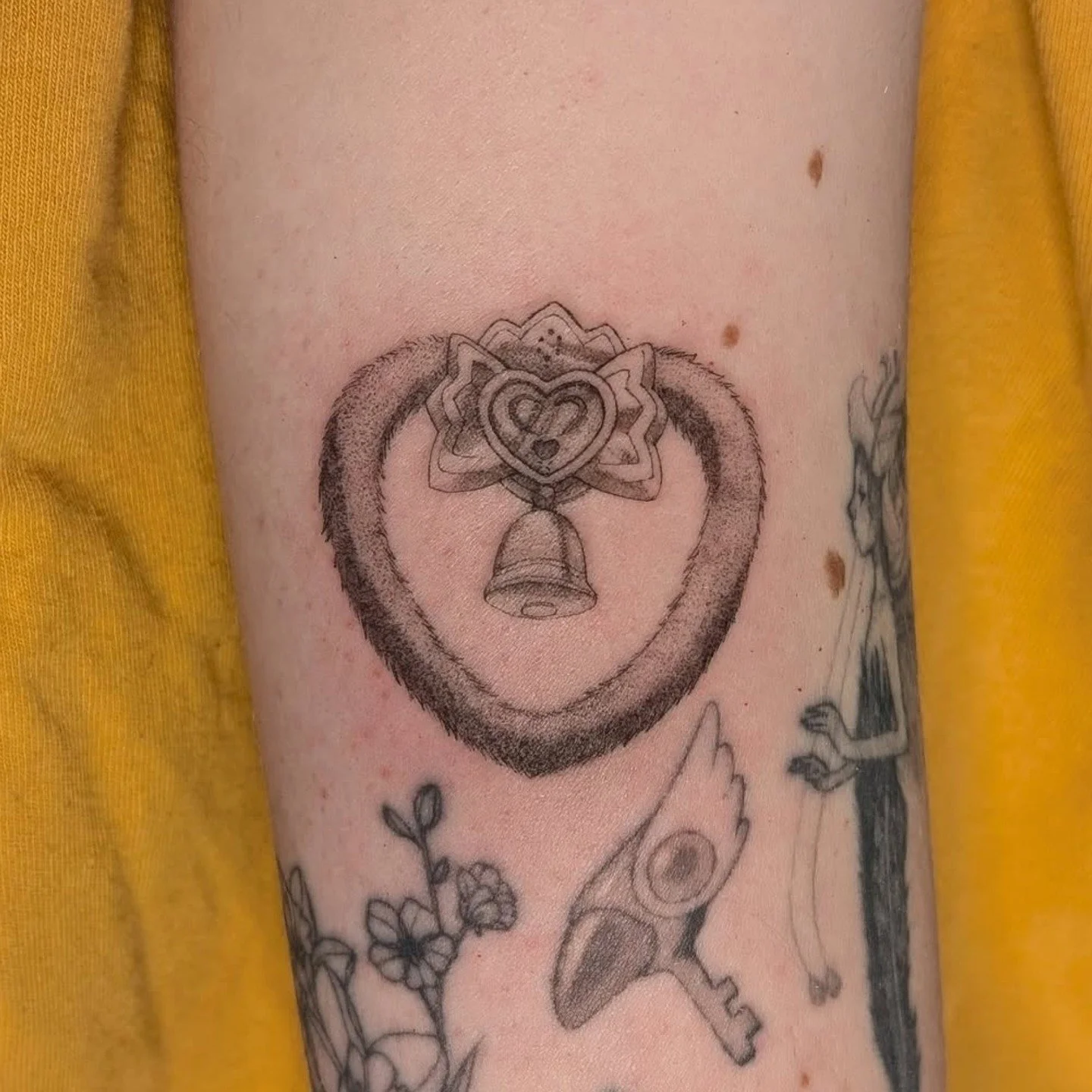 Ichigo Momomiya' Strawbell Bell
Artist: @alcaterin.tattoo
________________________________________________
[At Off the Ground Ink, we bring your tattoo ideas to life! 💭 For bookings and inquiries, reach out to us by email at offthegroundink@gmail]