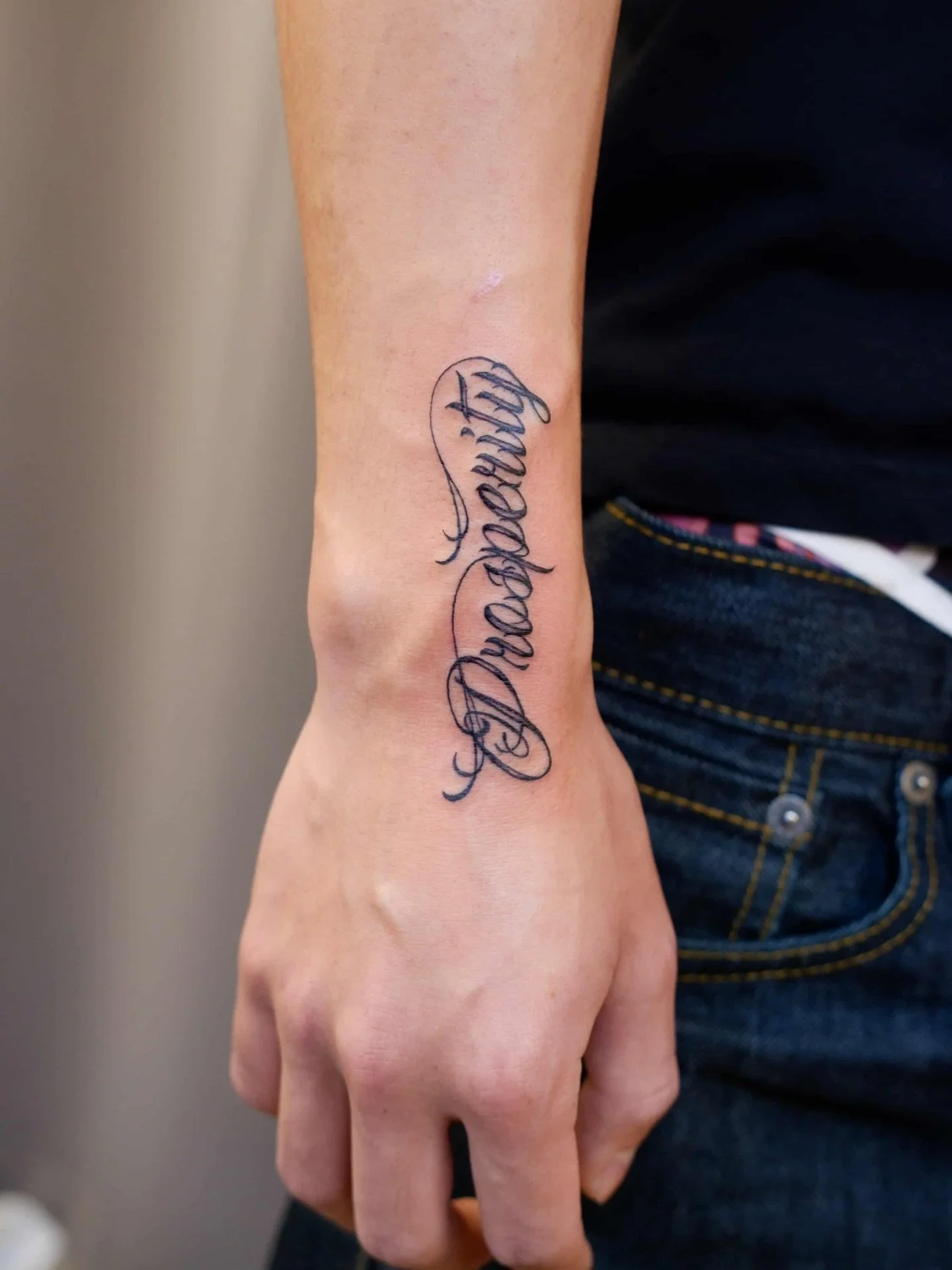 Custom lettering ✍️
Artist: @tszching.tattoo 
________________________________________________
[At Off the Ground Ink, we bring your tattoo ideas to life! 💭 For bookings and inquiries, reach out to us by email at offthegroundink@gmail.com]
#letterin