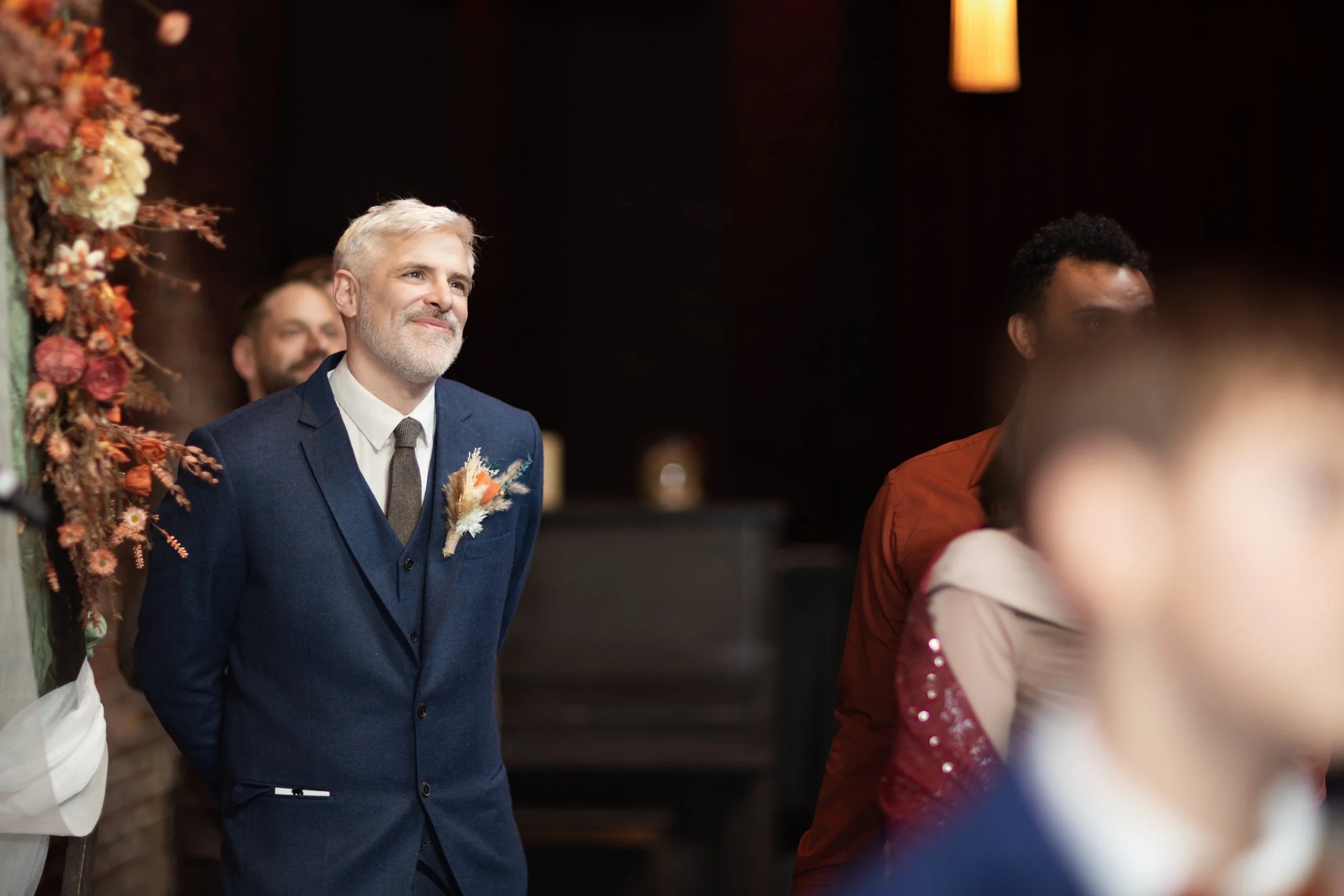Groom gaze