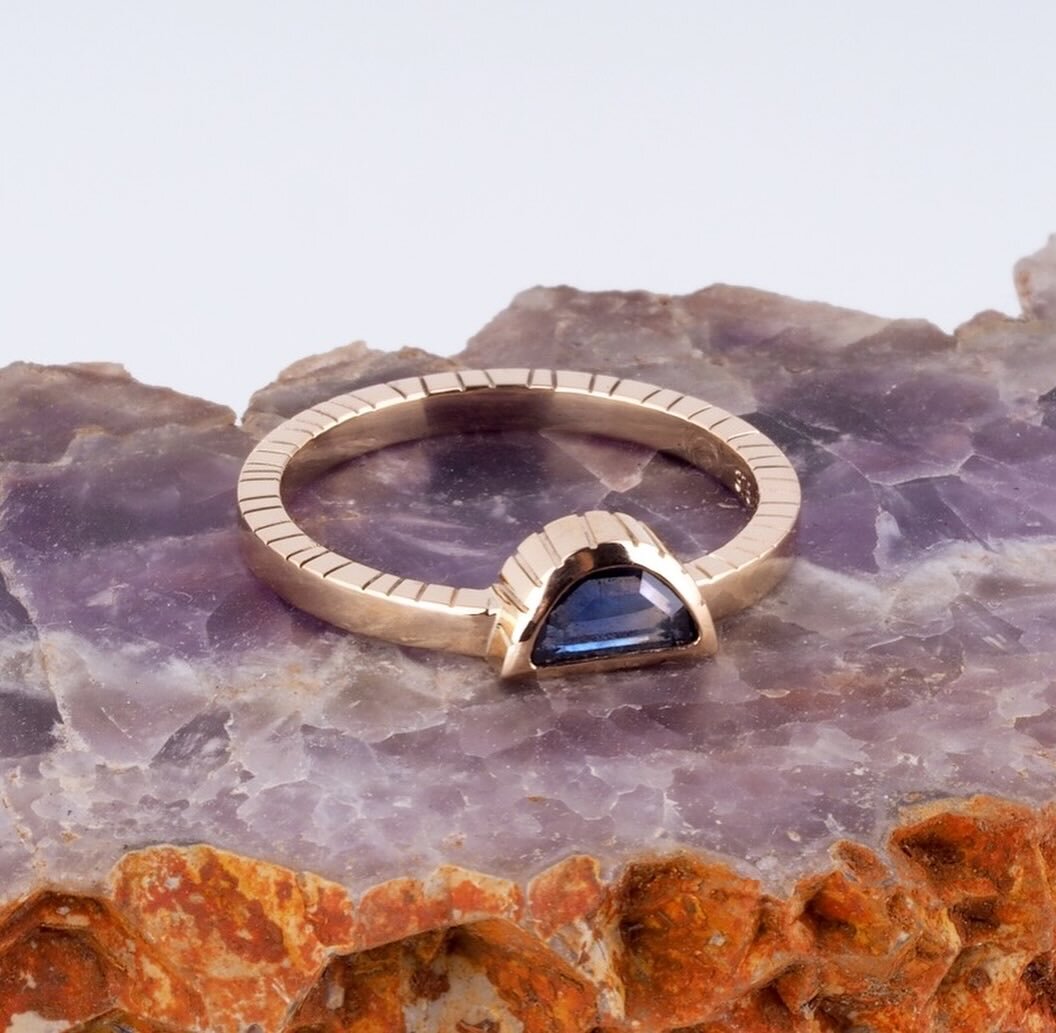 Despite all the extra running around this week, we managed to get this new ring online ✨
⠀⠀⠀⠀⠀⠀⠀⠀⠀
Blue Moon Rising Ring - A minimal design with a modern twist, this ring features a unique half moon portrait cut natural Australian parti sapphire set 