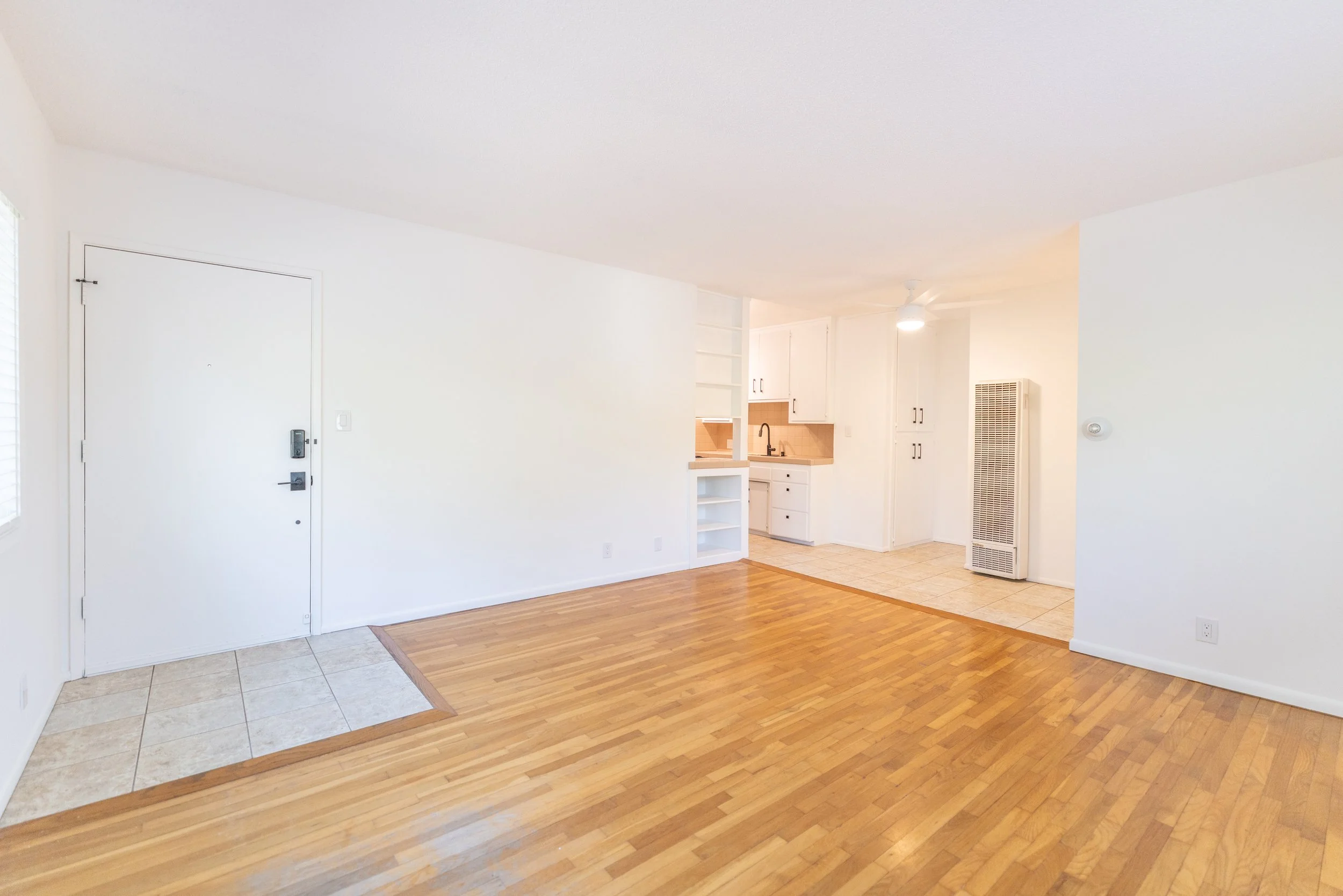 ©Scott Sporleder - 305 Strand E-9.jpg