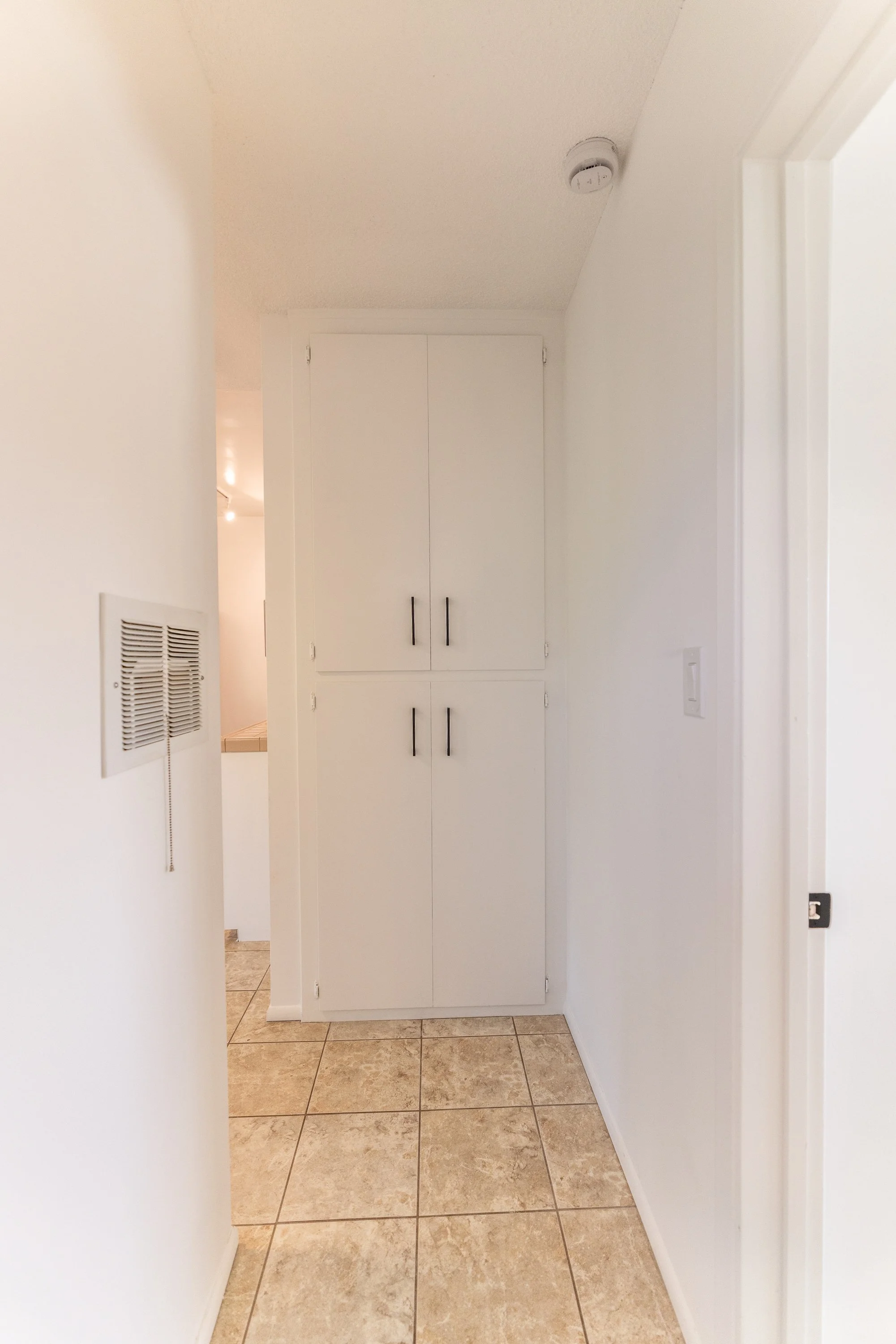 ©Scott Sporleder - 305 Strand E-19.jpg