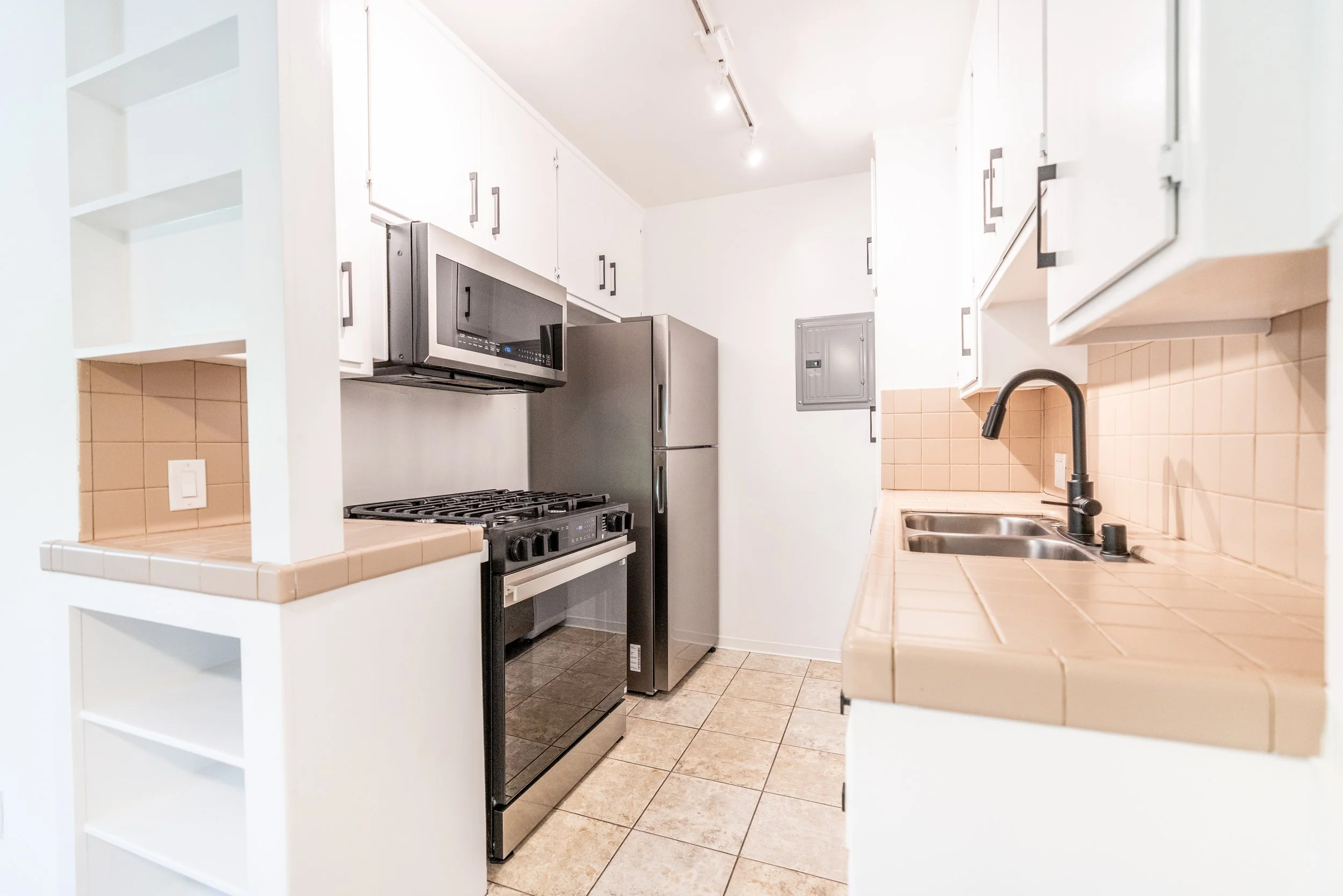 ©Scott Sporleder - 305 Strand E-15.jpg