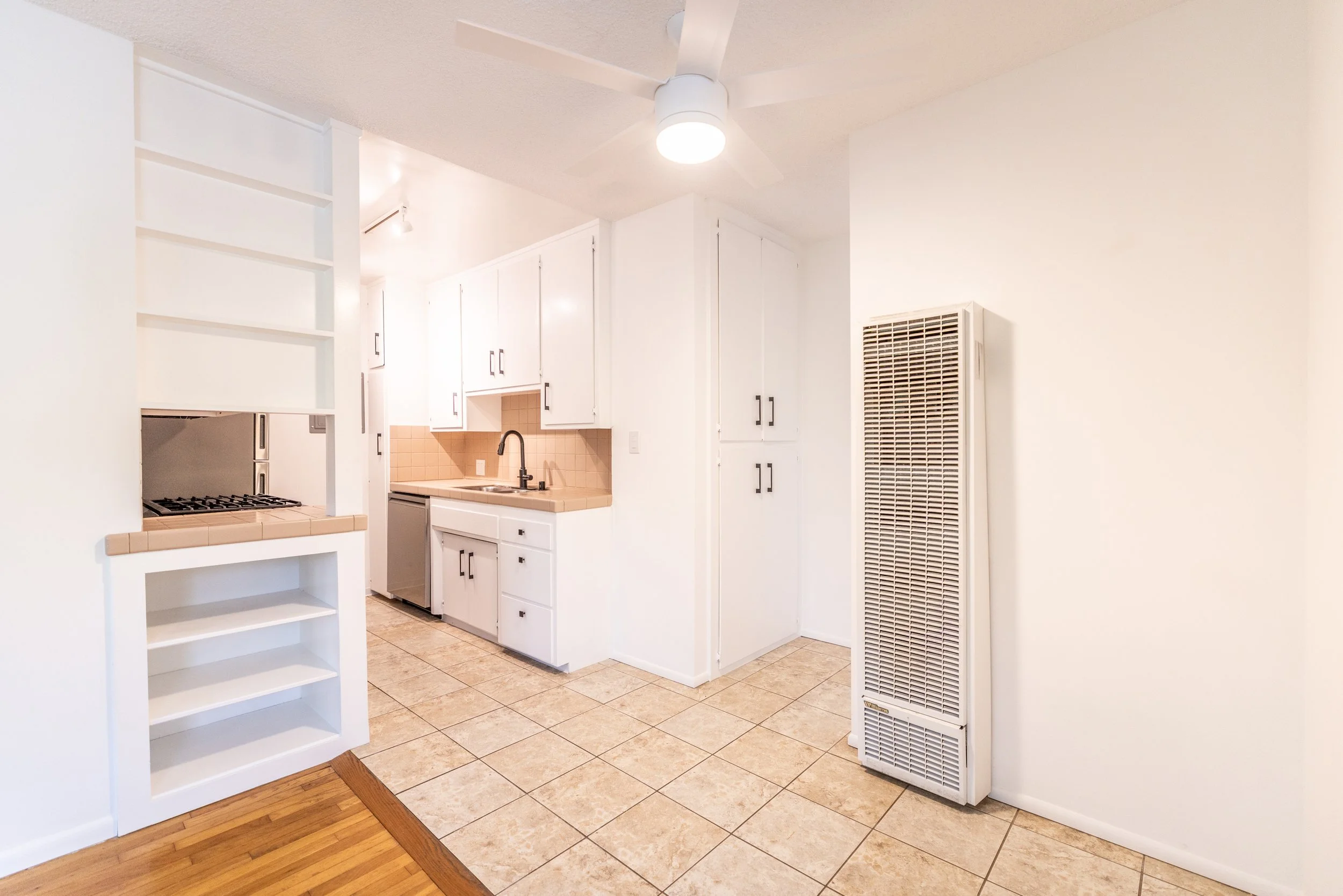 ©Scott Sporleder - 305 Strand E-12.jpg