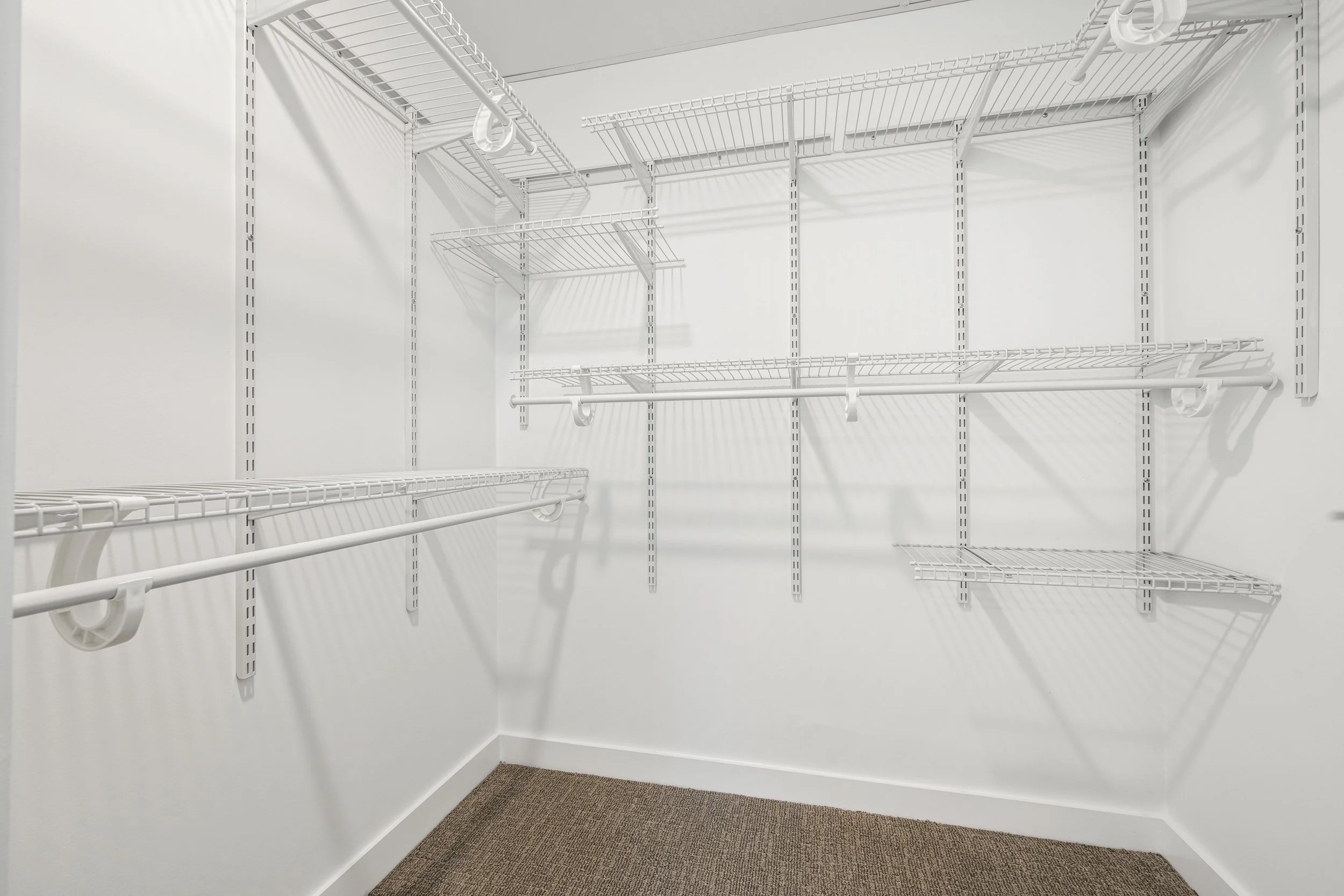305 Strand St Apt B-10-16-2022-19.jpg