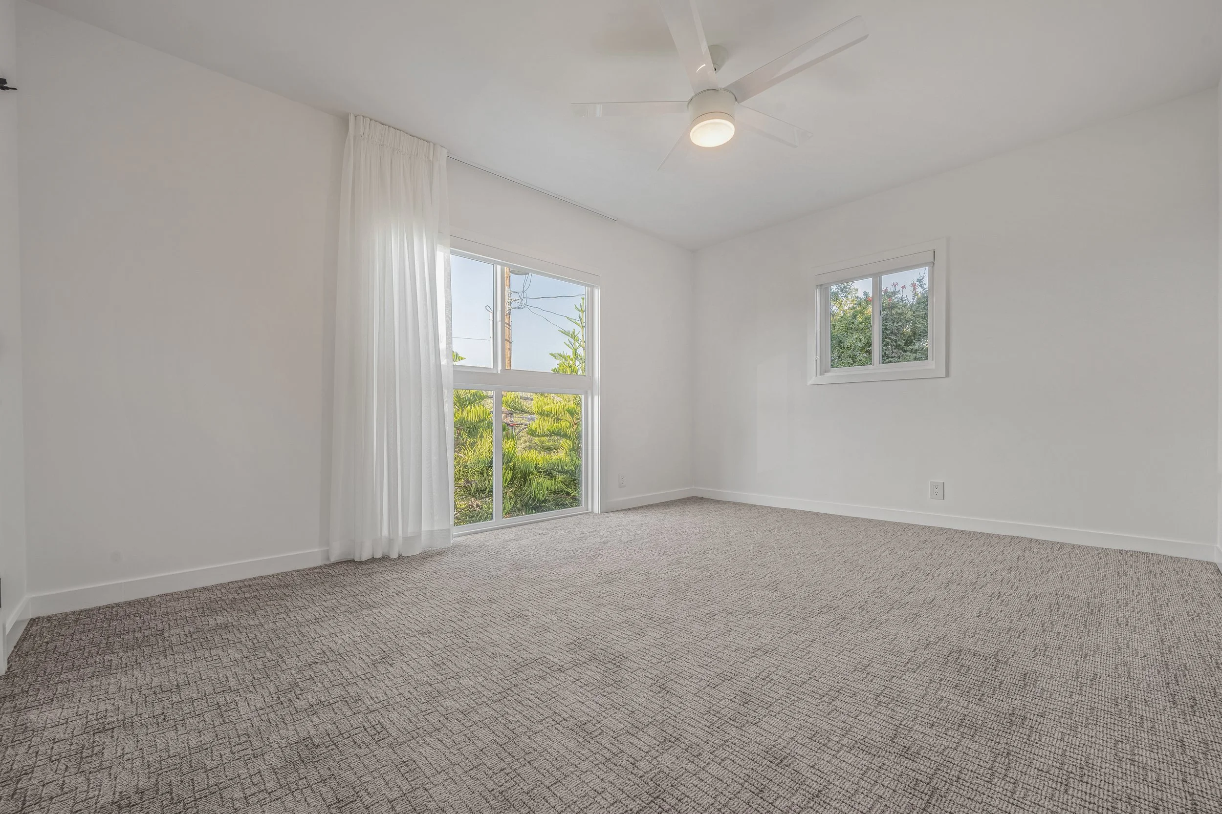 305 Strand St Apt B-10-16-2022-17.jpg