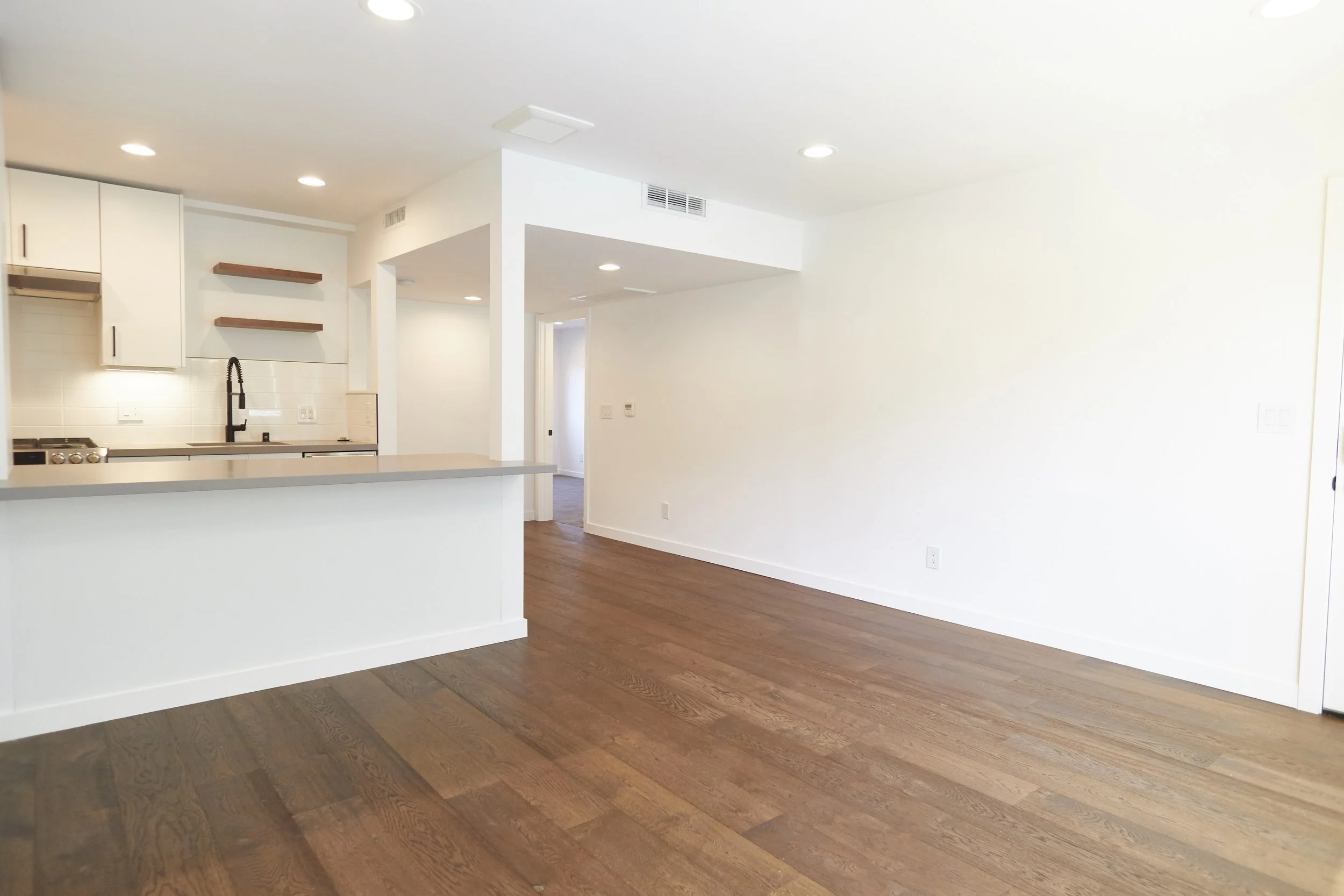 Kinfolk_Strand_UnitG_107.jpg