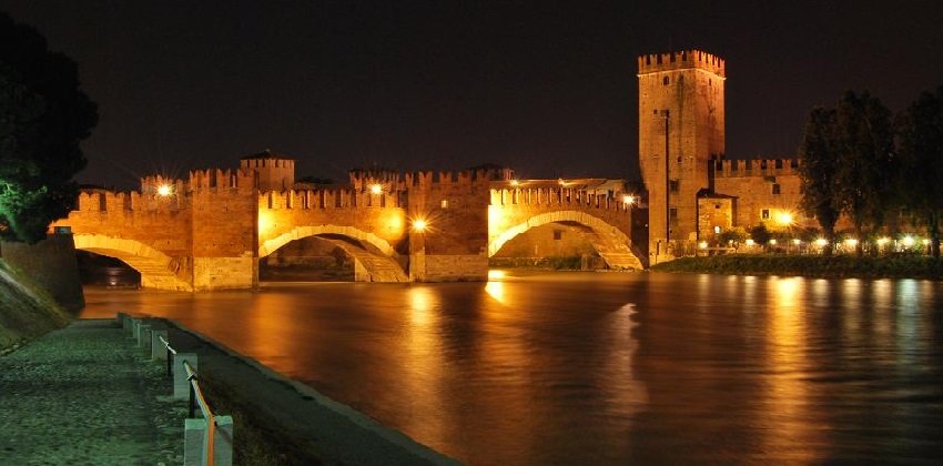 06-Bewitching-opera-nights-in-Verona-Verona-Ponte-di-Castelvecchio.jpg