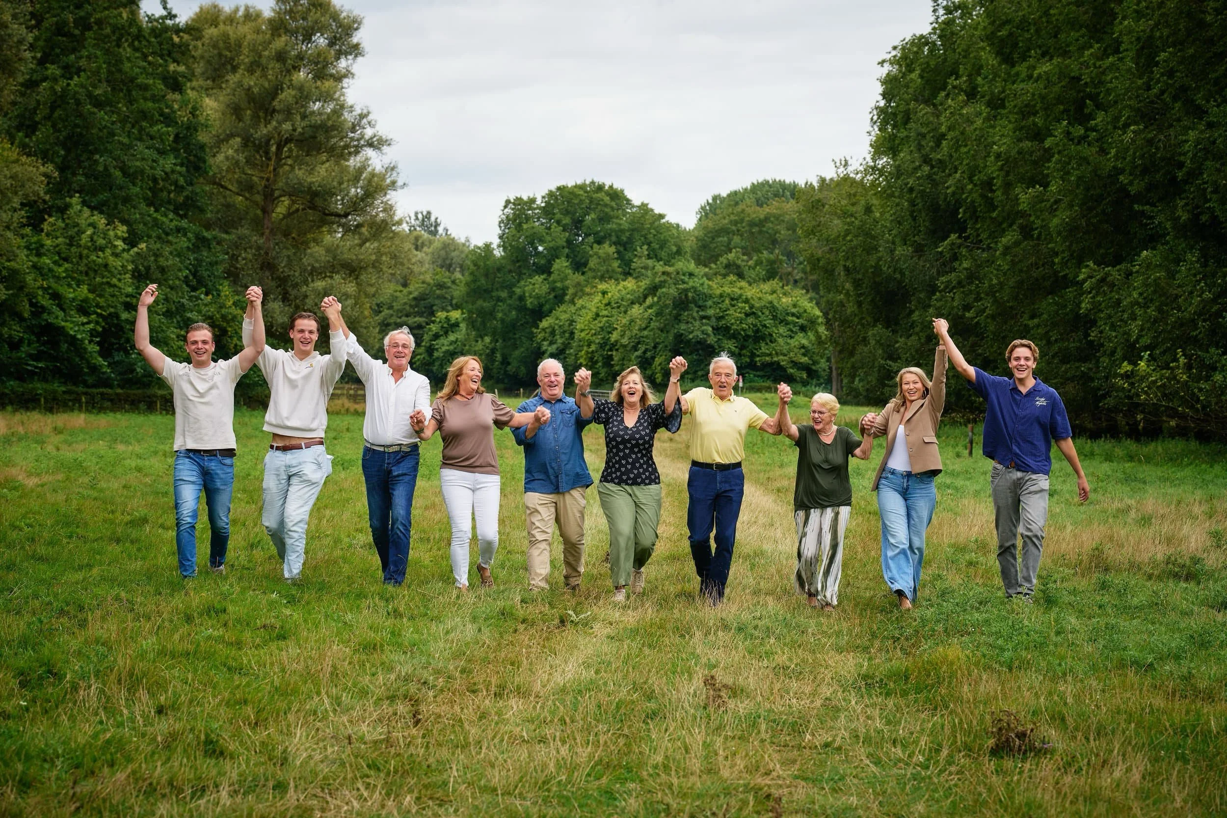 Familieshoot buiten, in de studio of thuis? Zo kies je de plek die bij jullie past