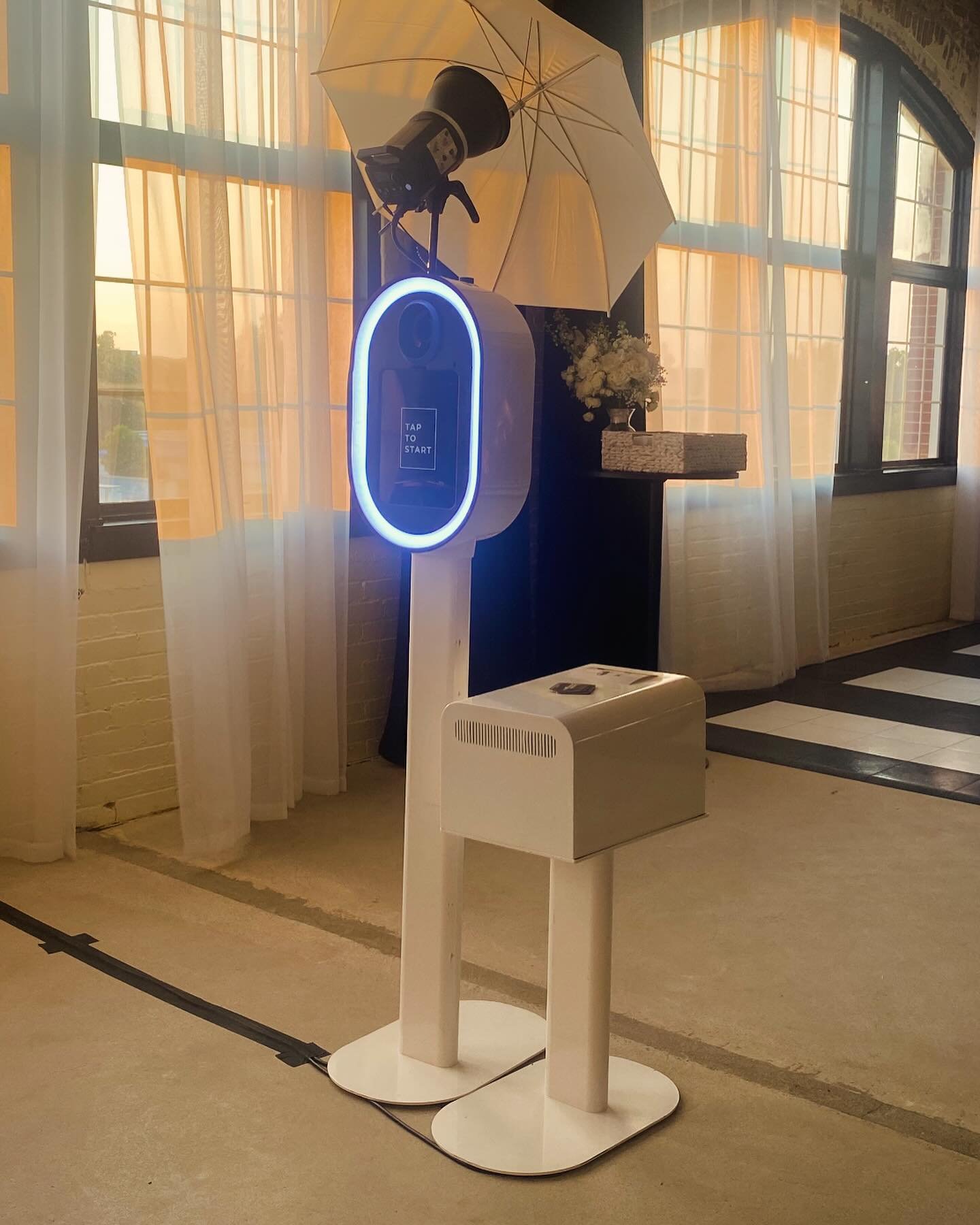 Nothing like a pretty photo booth that takes pretty photos..💌🤍📸🎞️

#photobooth #aesthetic #aestheticphotobooth #weddingphotography #weddingphotobooth #photoboothwedding #photoboothdetroit #michigan