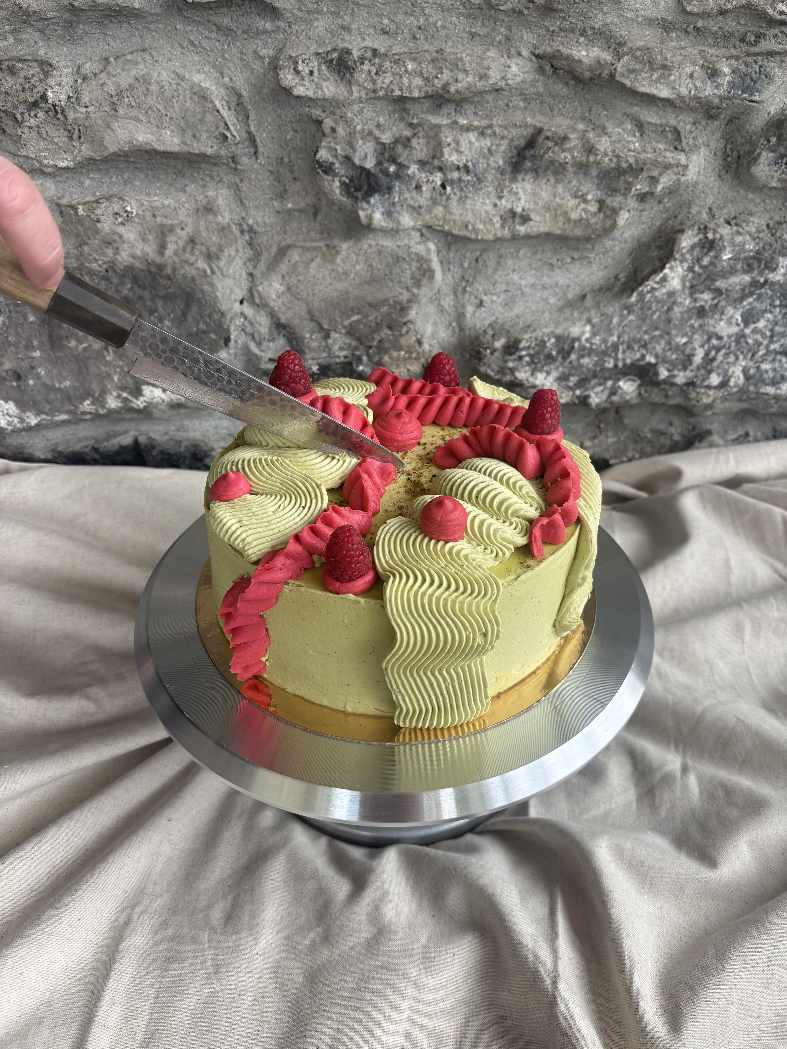 Pistachio and Raspberry Cake