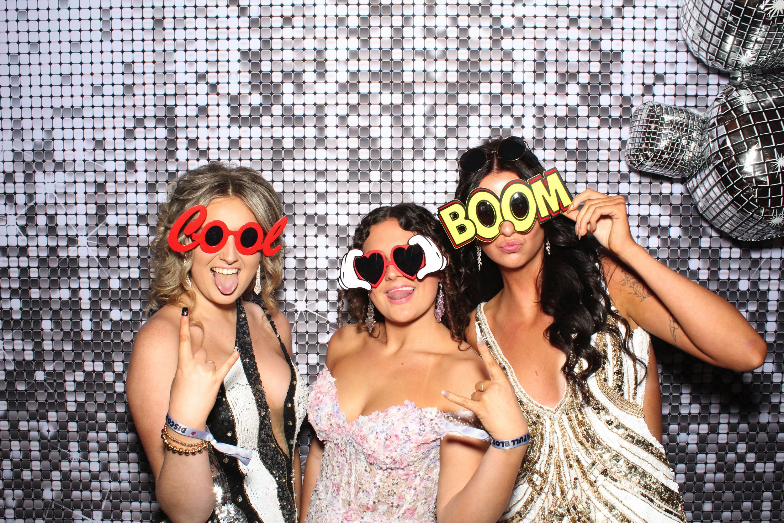 4-26-2025 VCHS Prom Photo Booth Image_084.jpg