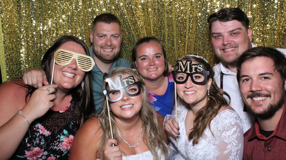 6-5-2021+Amber+and+Nicole+Photo+Booth+image.jpg