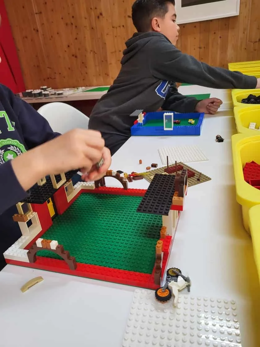 camp lego building 50kb.jpeg