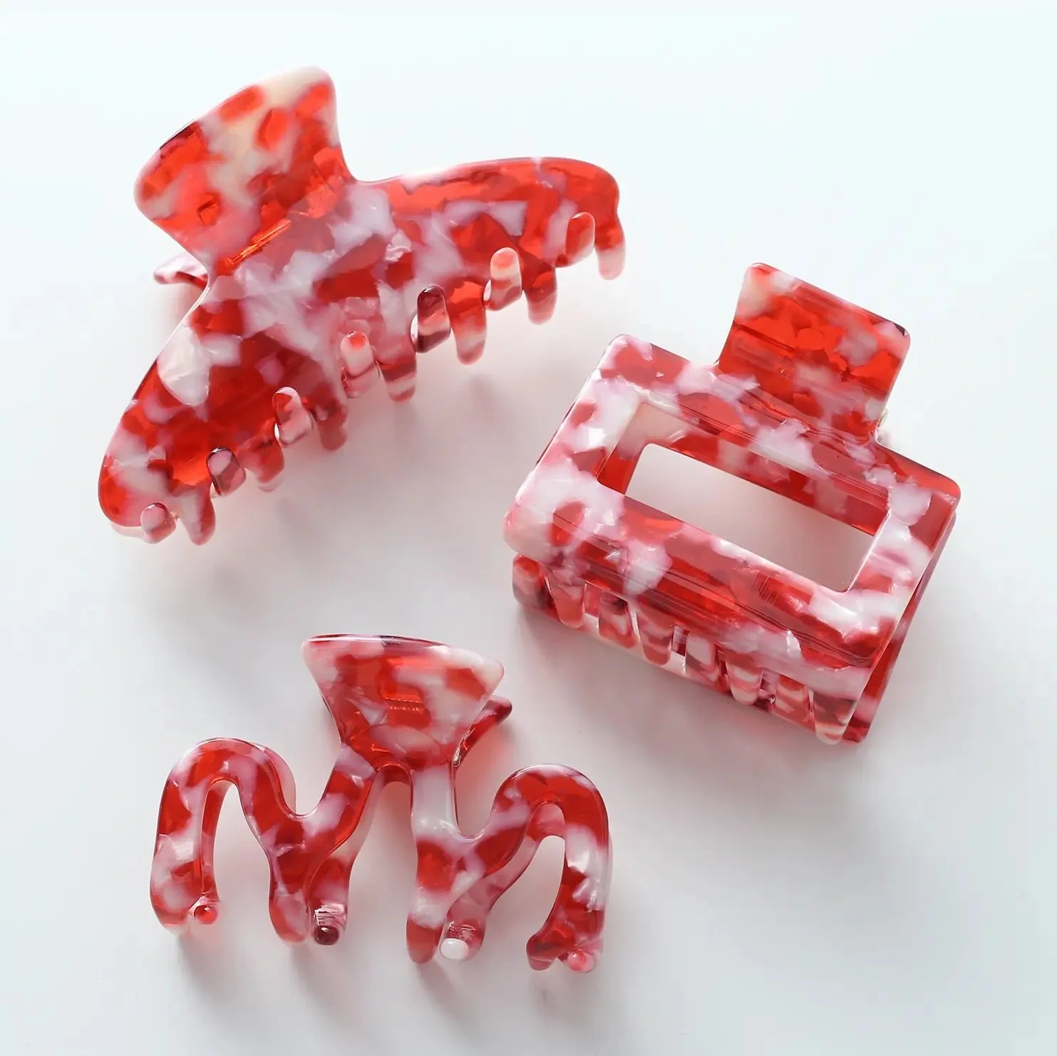 Sweetheart Red Claw Clip 1.jpg