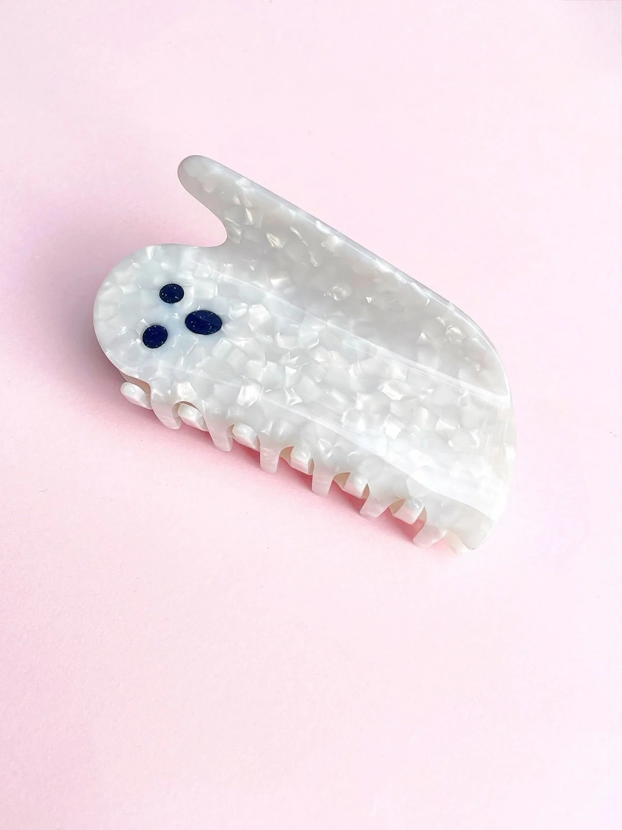 Ghost Claw Clip 1.jpg