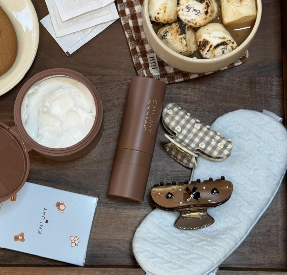 Emi Jay Sweetheart Clip - Cocoa Cashmere 3.png