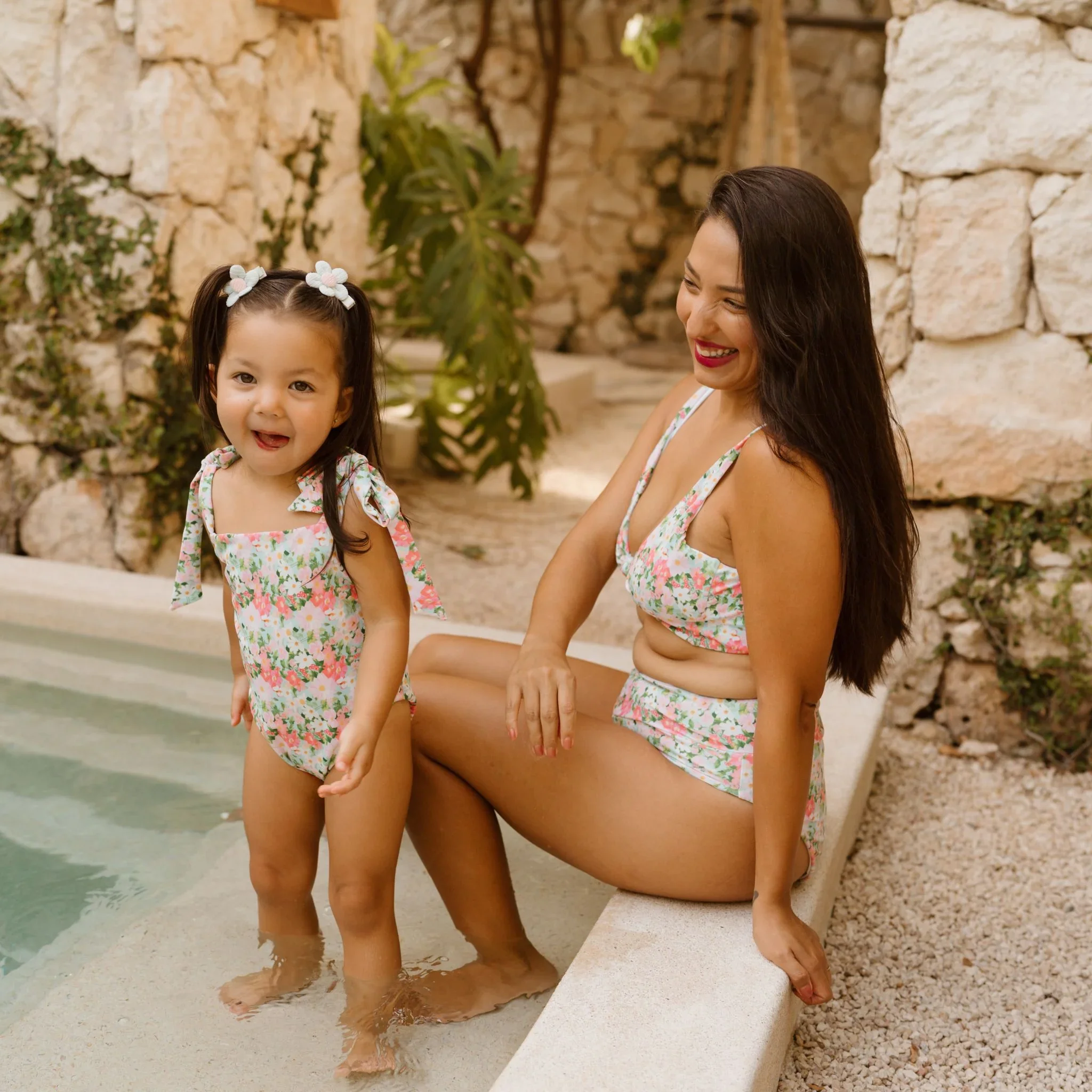 Kaia Knot Bikini Top - Fiore 6.webp