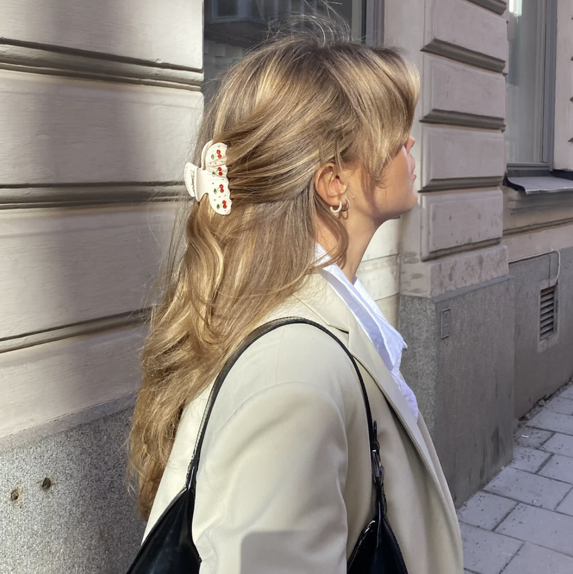 Emi Jay Sweetheart Clip Cherry Pie 3.png