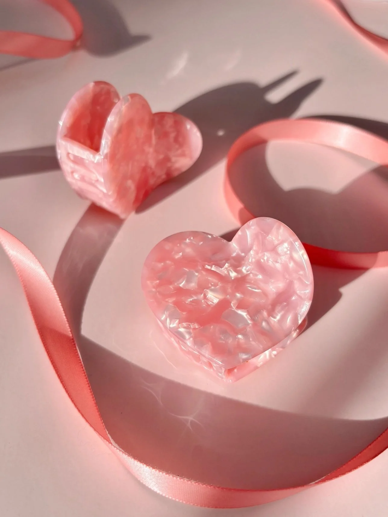 Pink Heart Claw Clip 2.jpg
