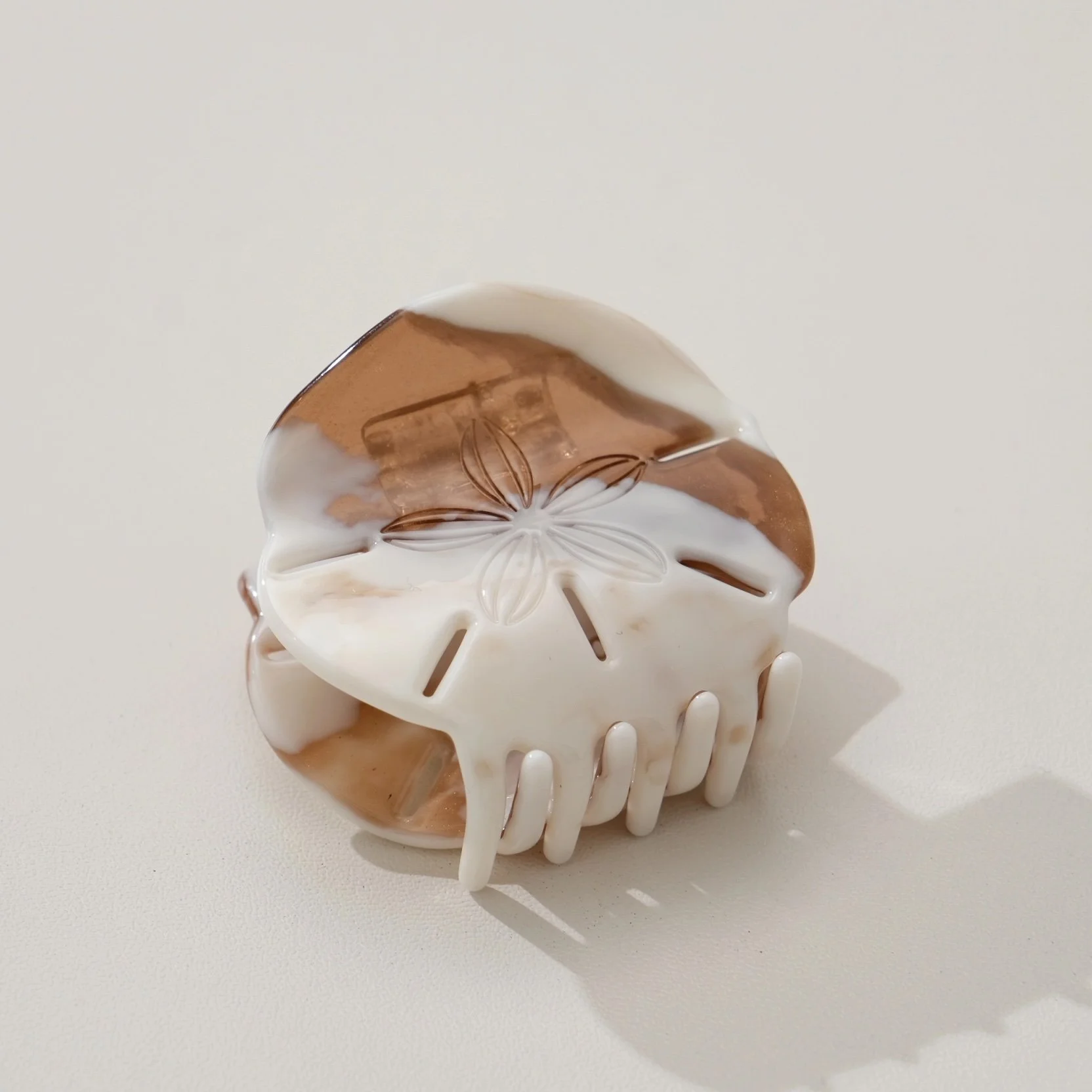 Calacatta Sand Dollar Claw Clip