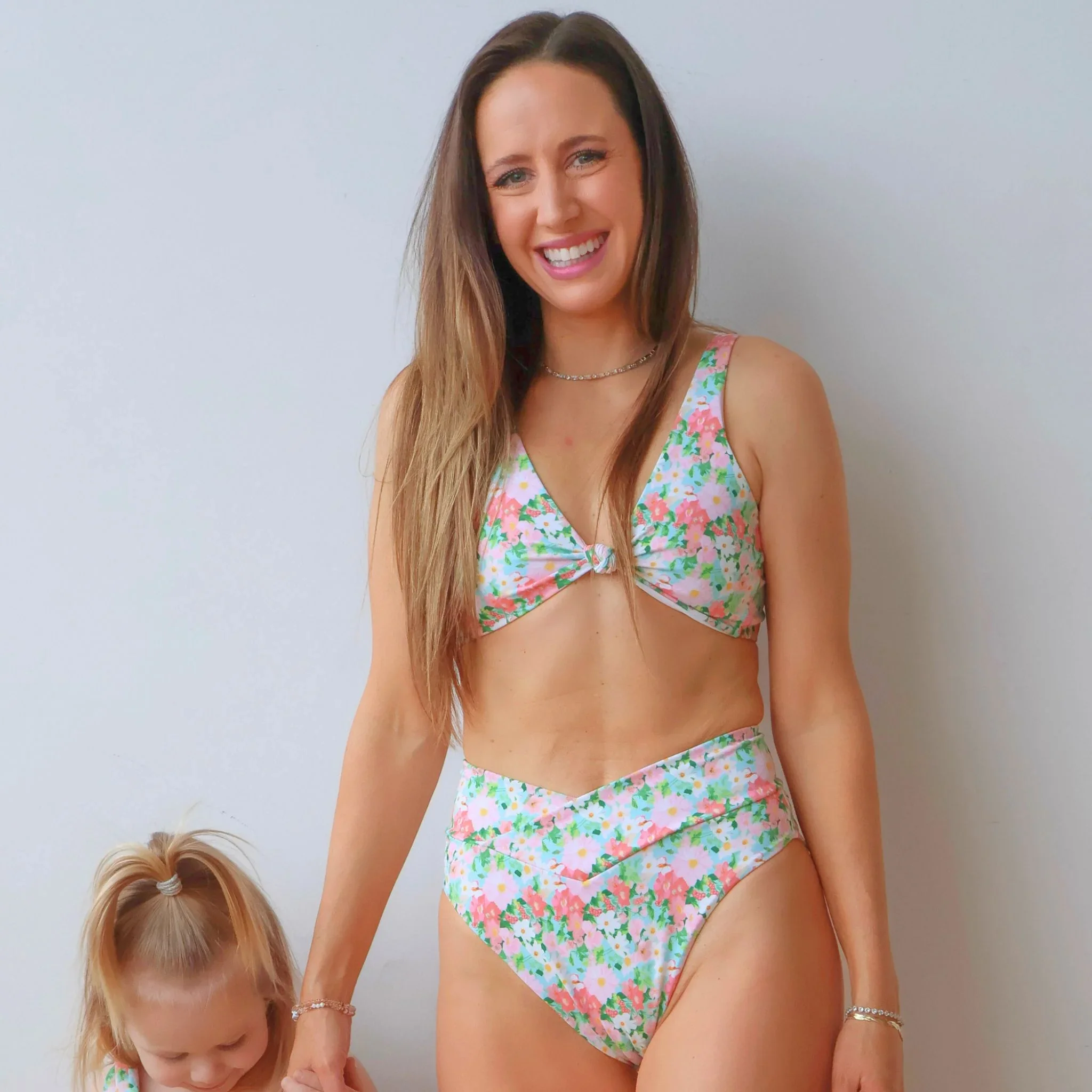 Kaia Knot Bikini Top - Fiore 4.webp