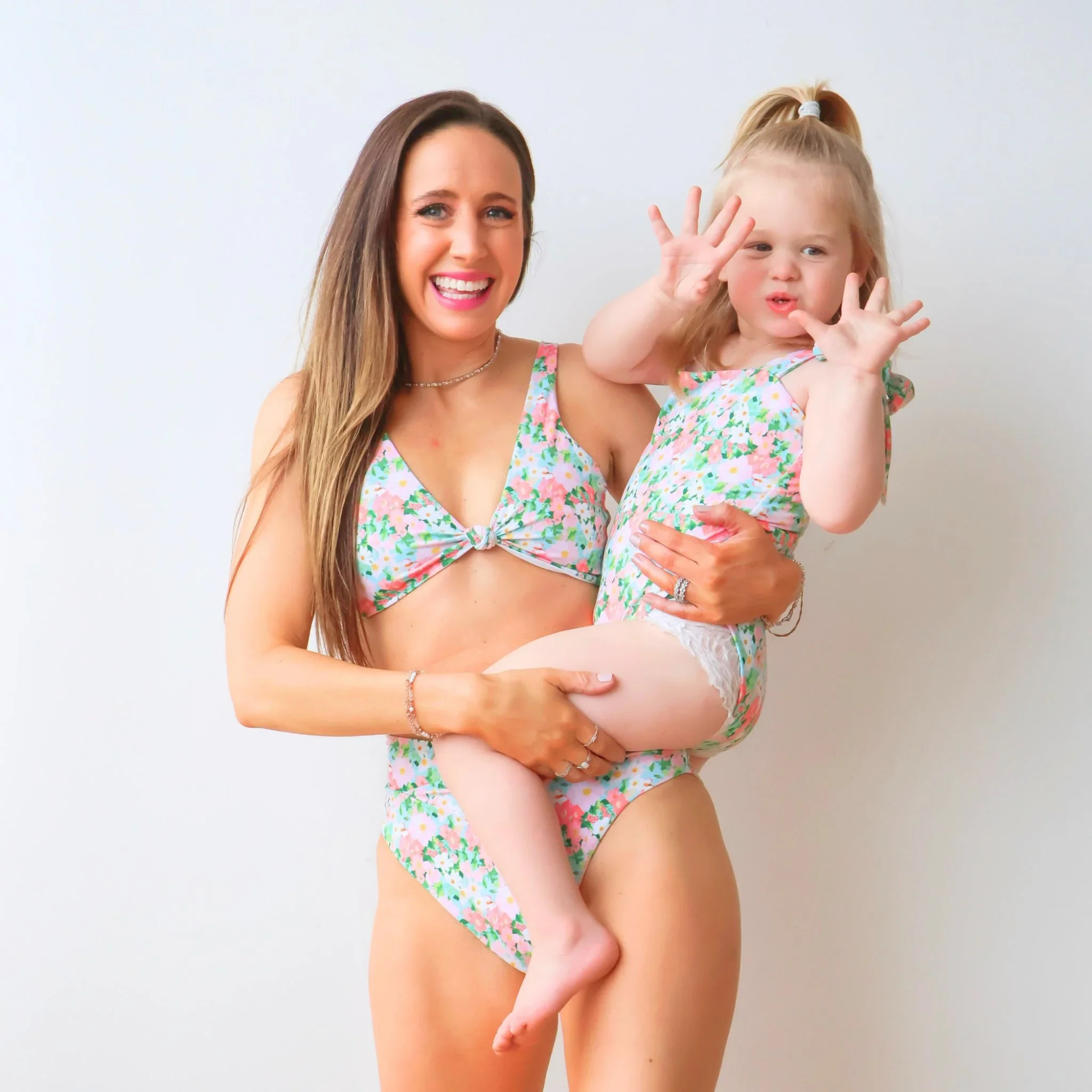 Kaia Knot Bikini Top - Fiore 5.webp