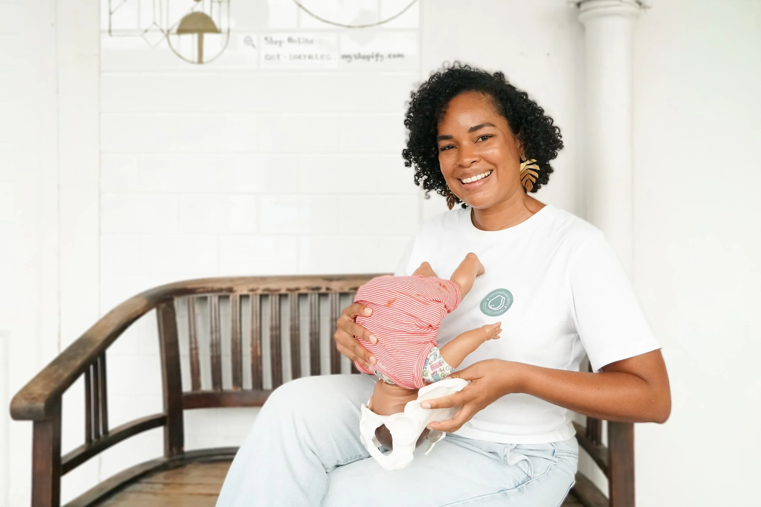 Sulin demonstrating comfort techniques during labour